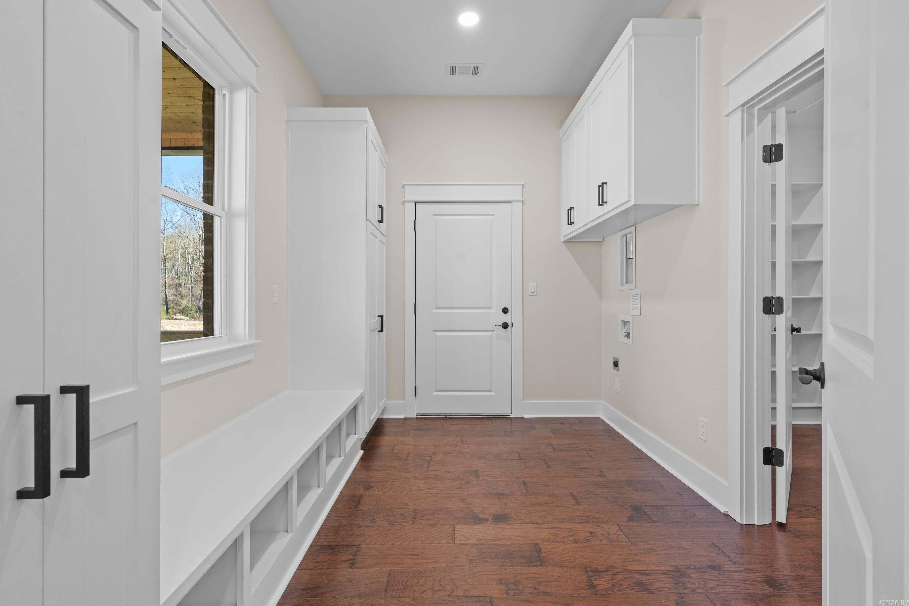 ROLLING MANOR - Residential