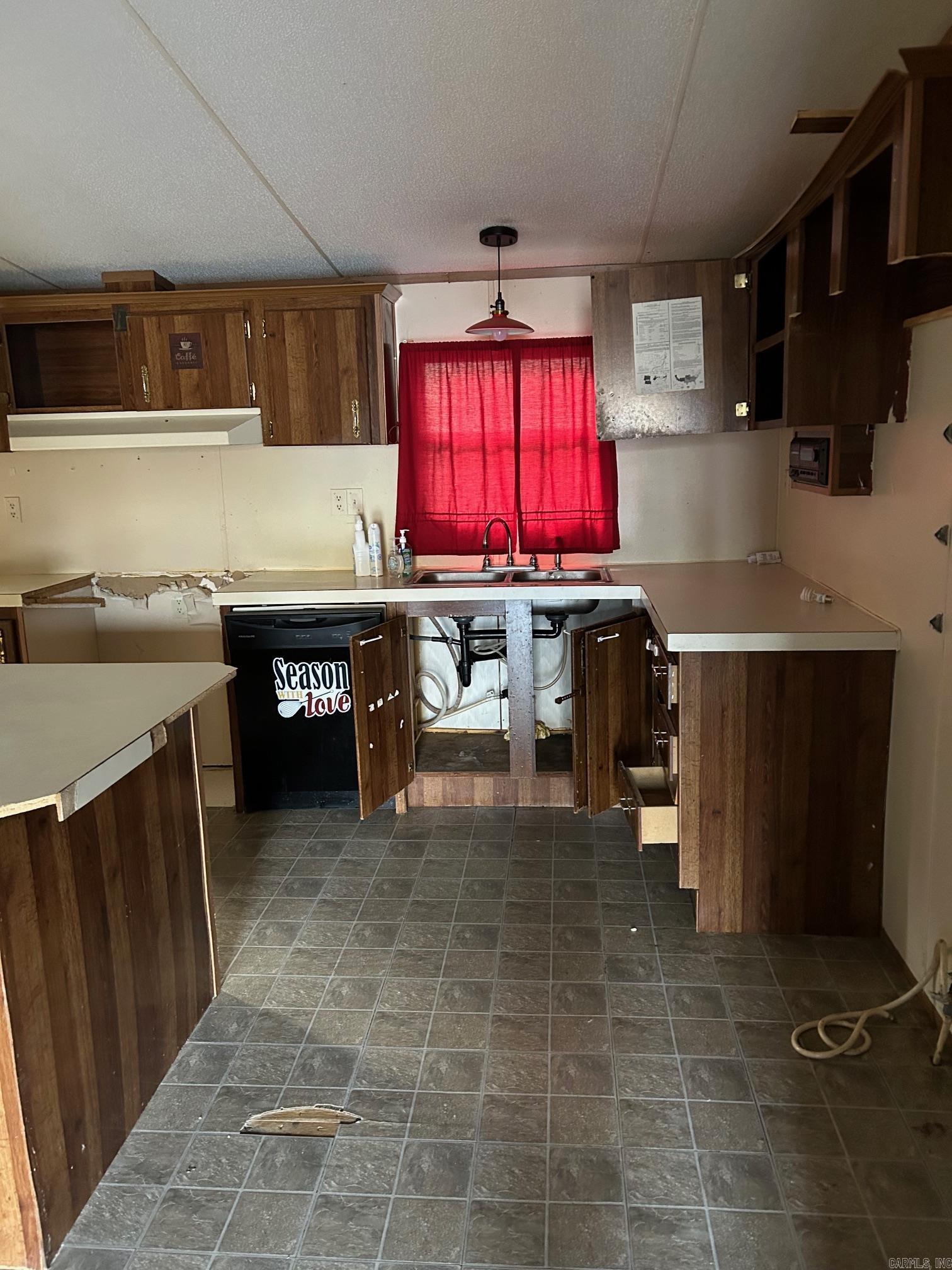 ADLER MOUNTAIN ESTATES - Residential