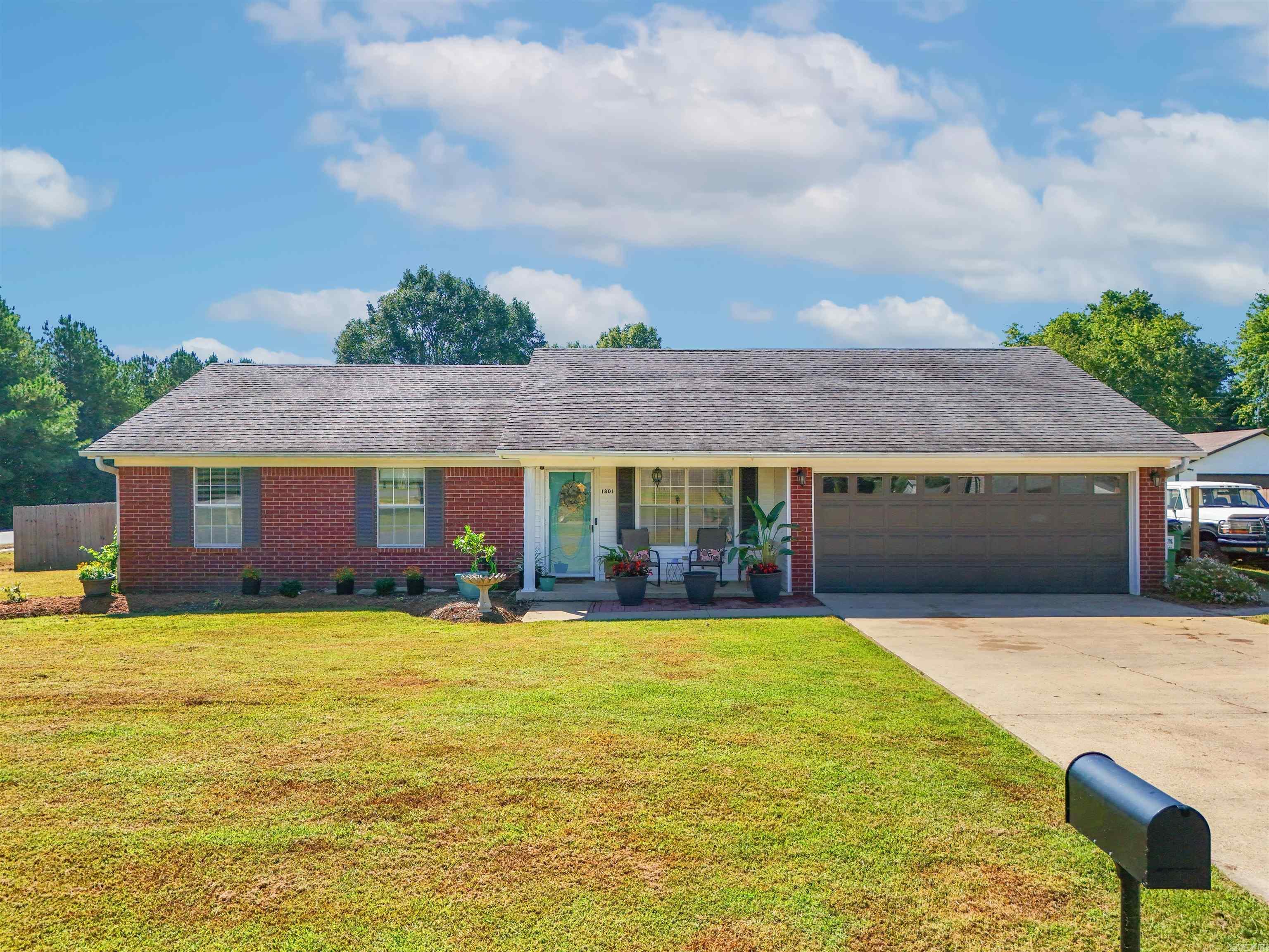 WINDWOOD SOUTH - Residential