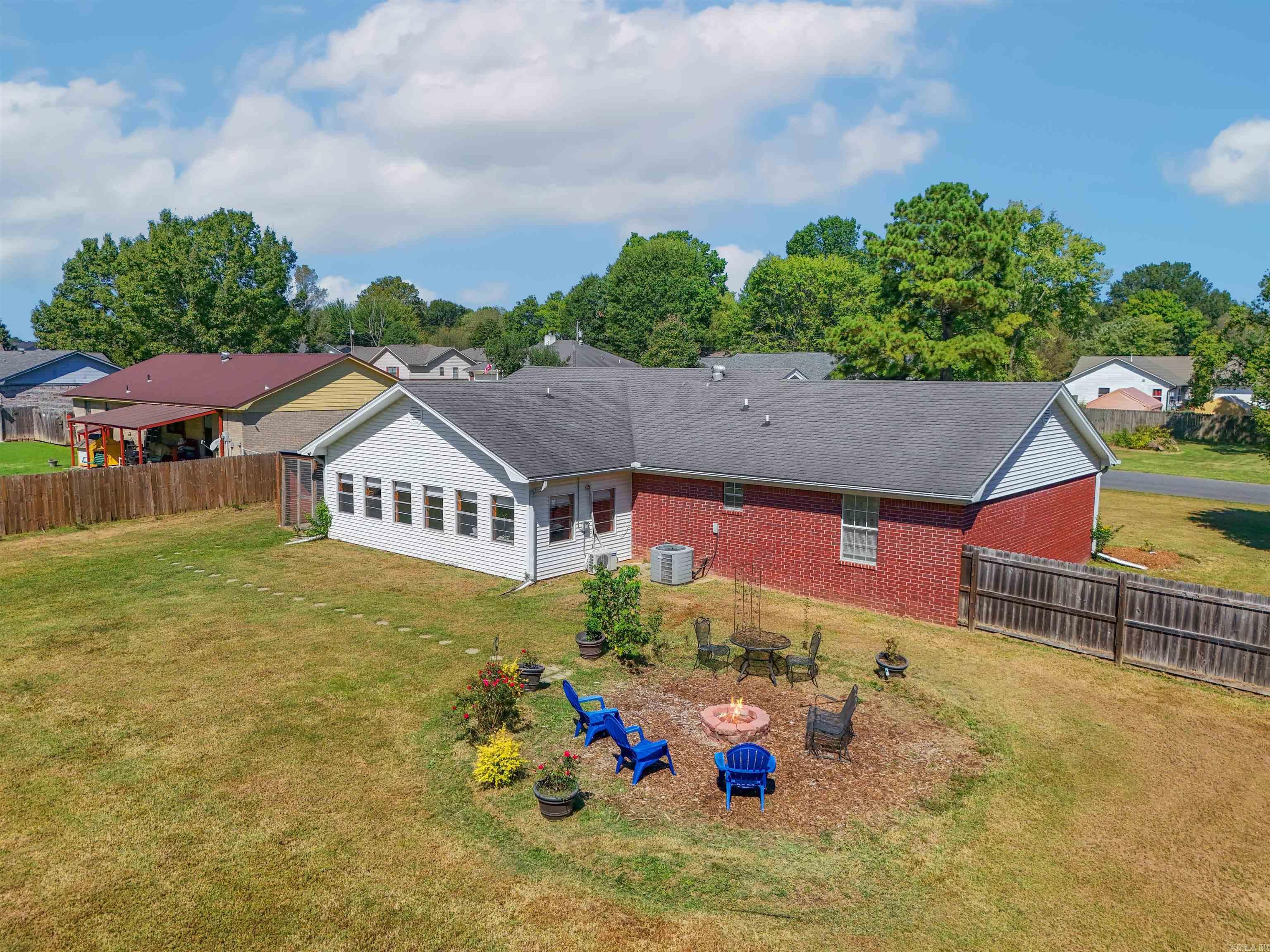 WINDWOOD SOUTH - Residential