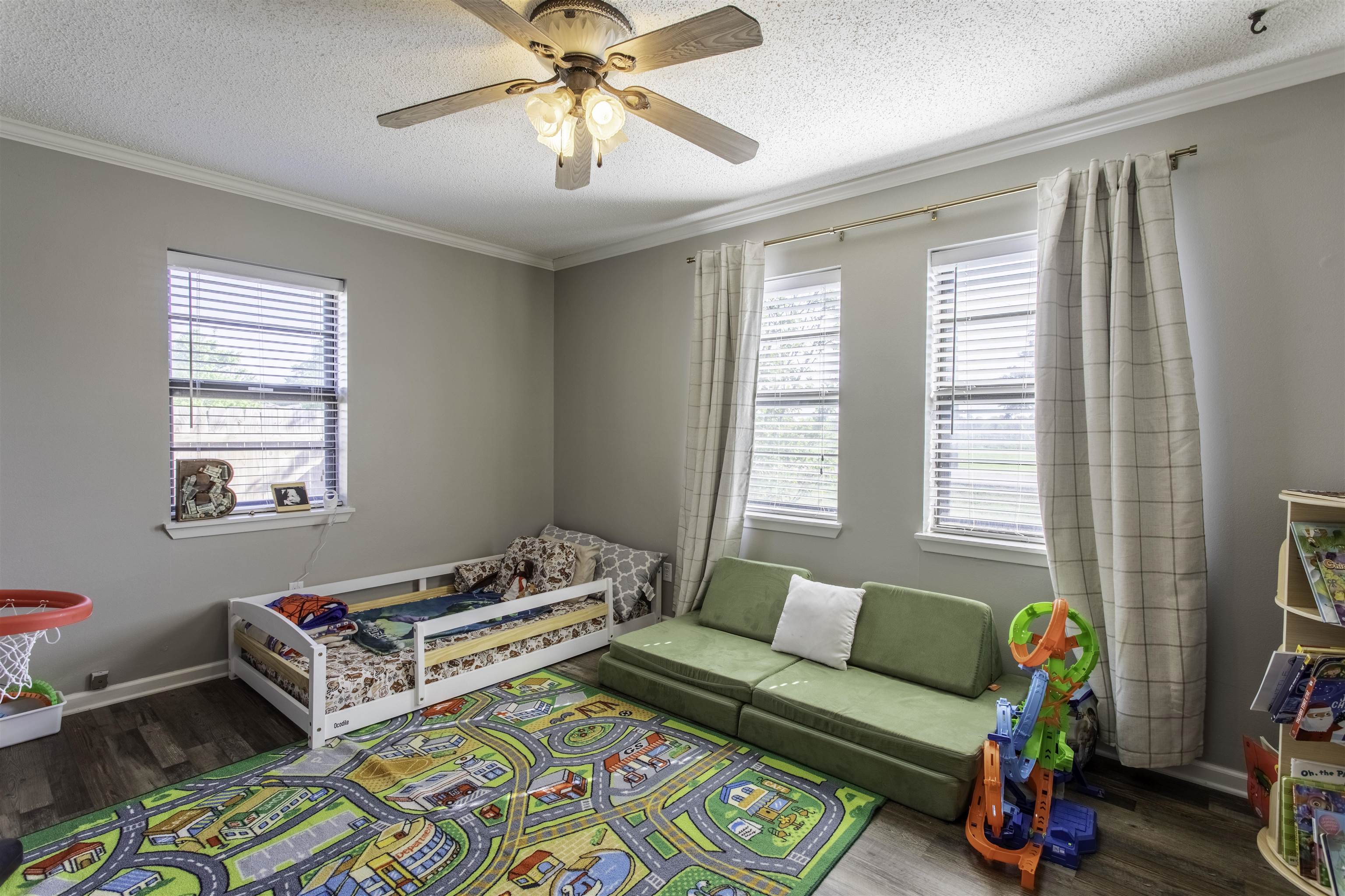 WOODLAND ACRES - Residential