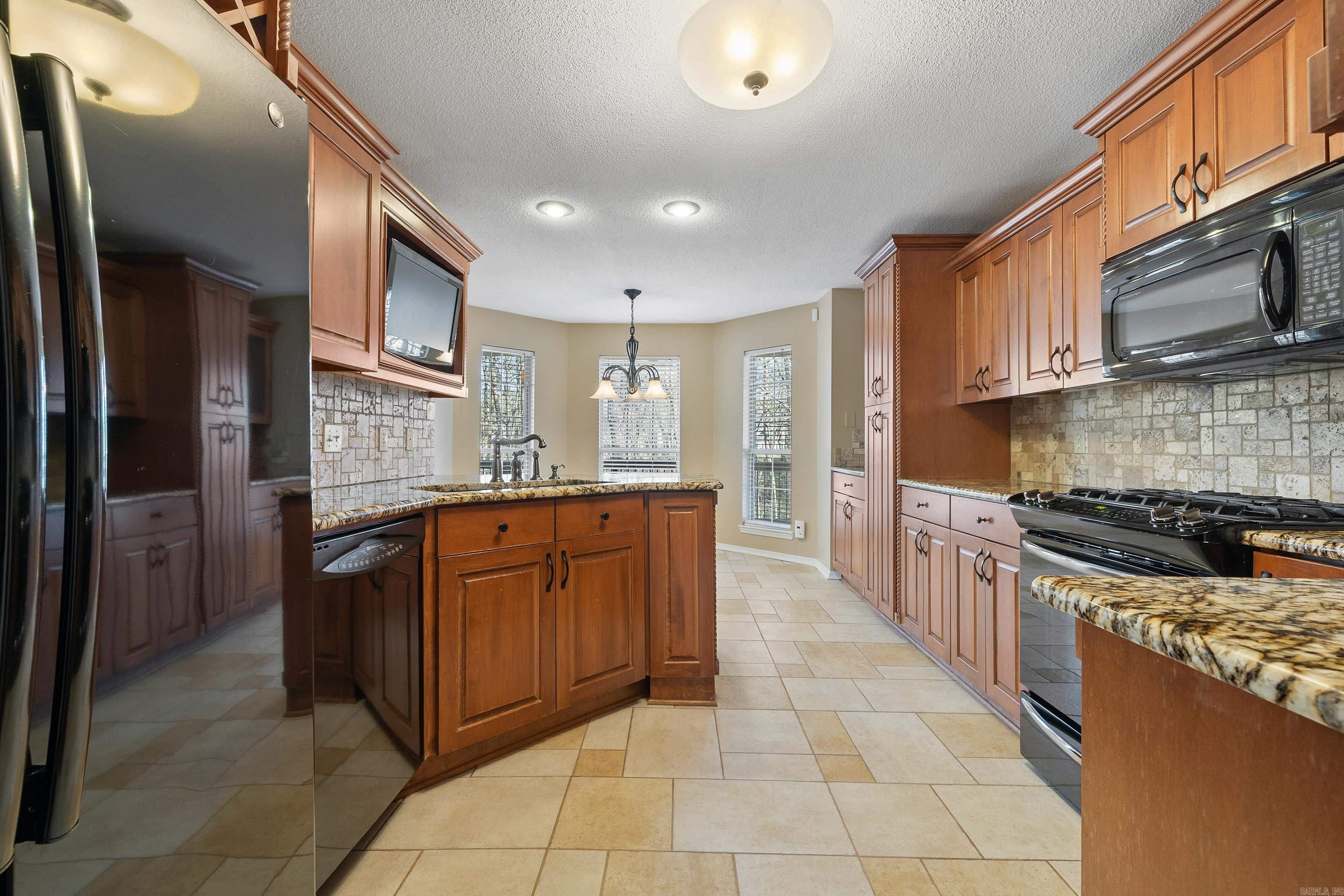 RIVER OAKS - Residential