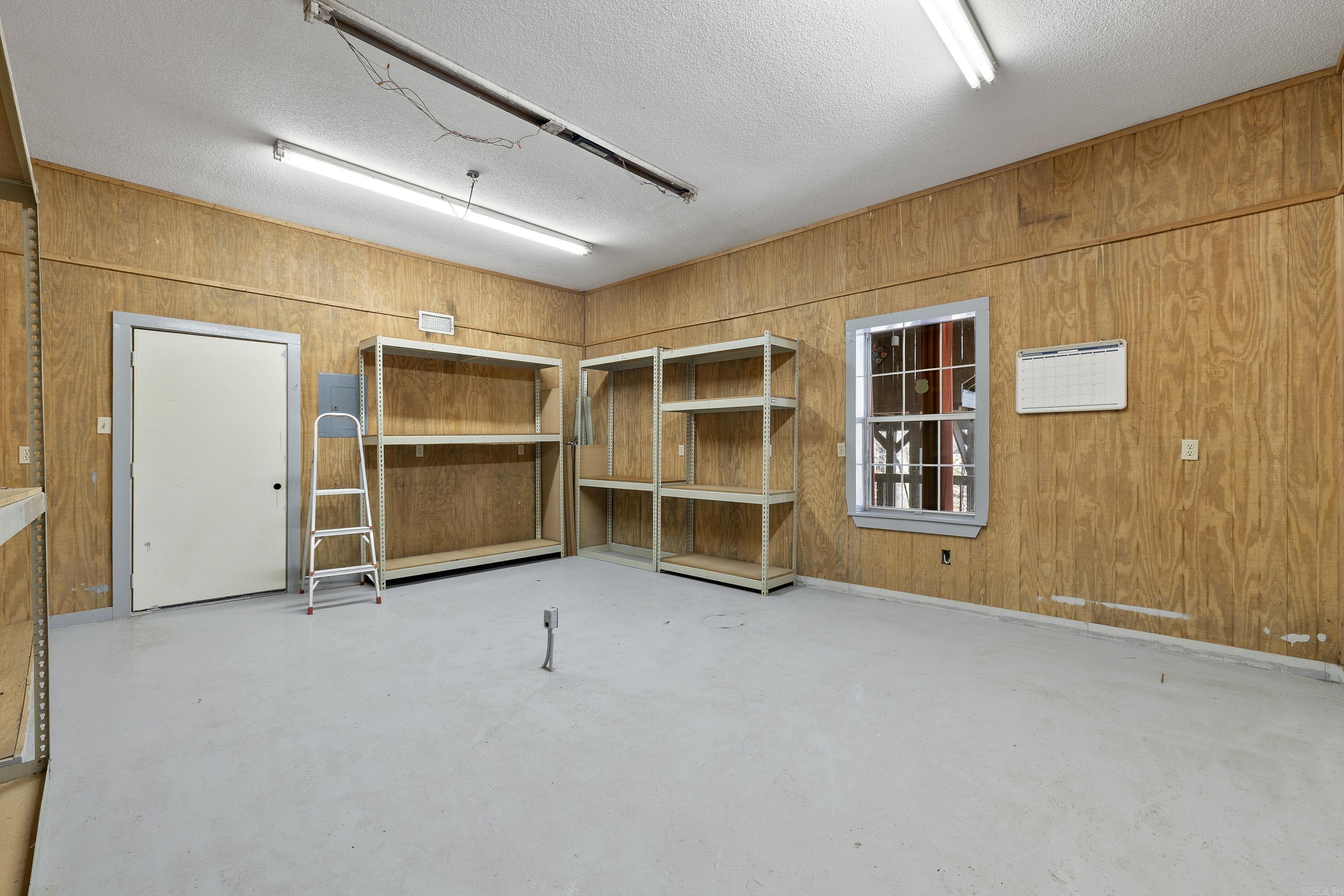 RIVER OAKS - Residential