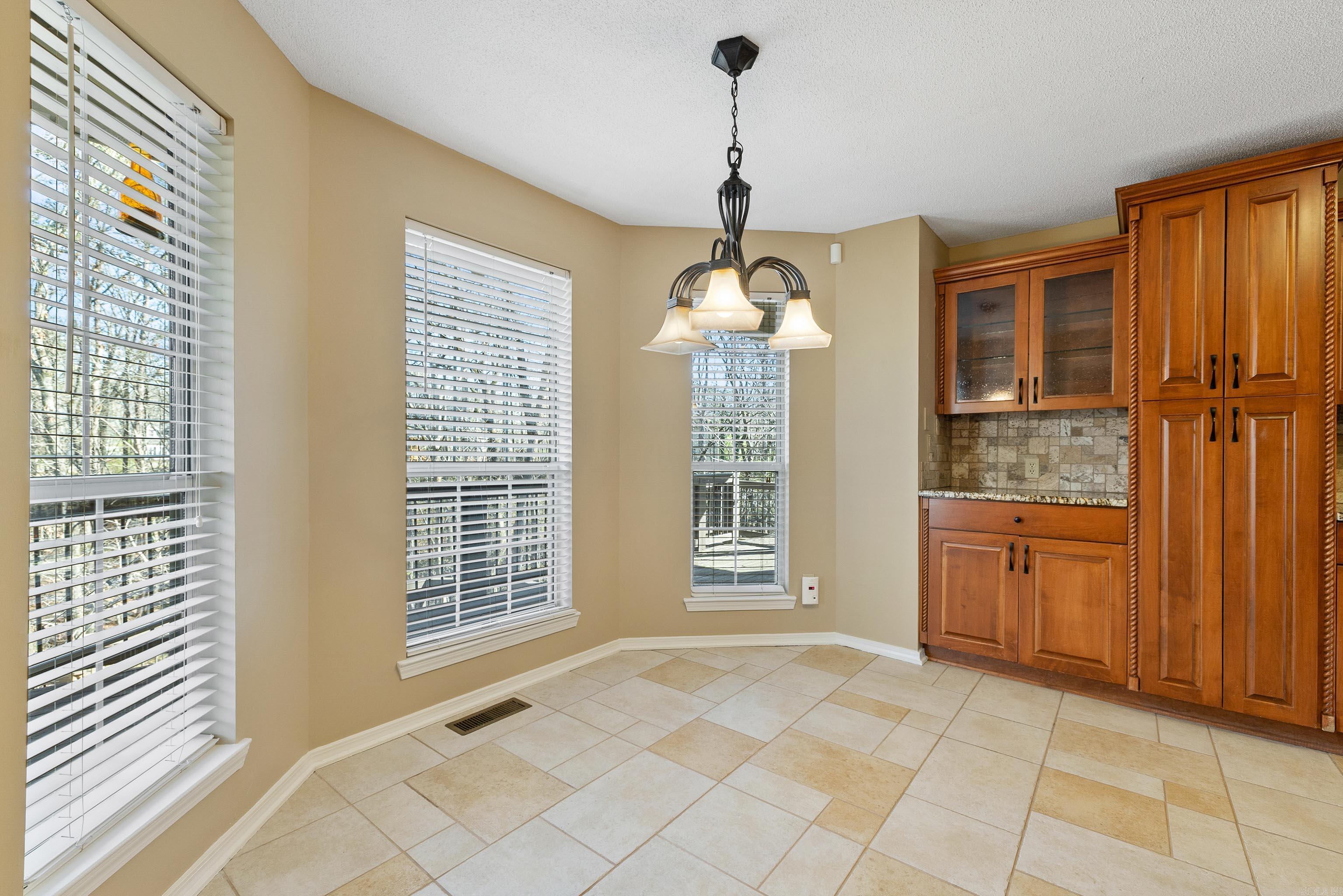 RIVER OAKS - Residential