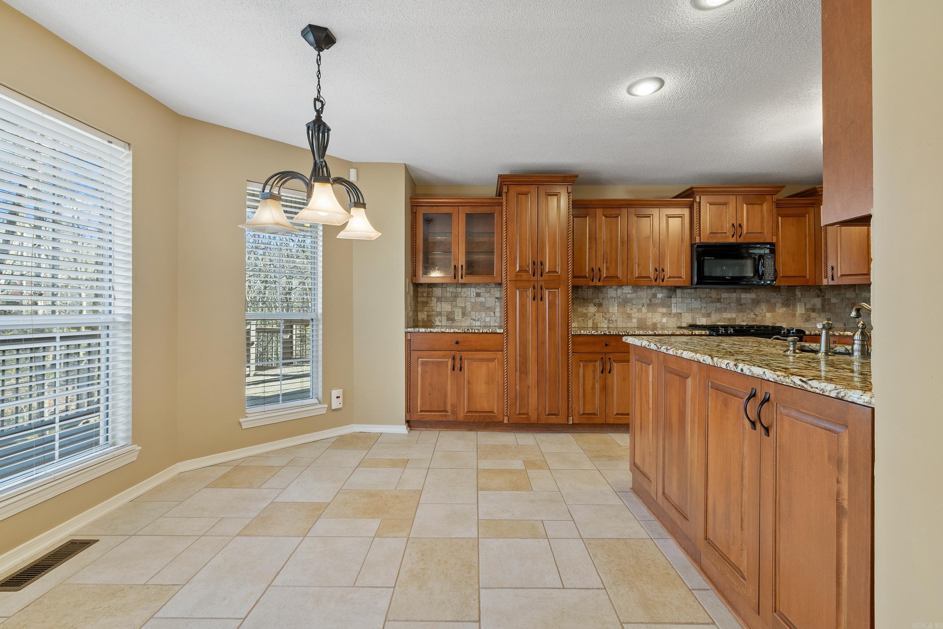 RIVER OAKS - Residential