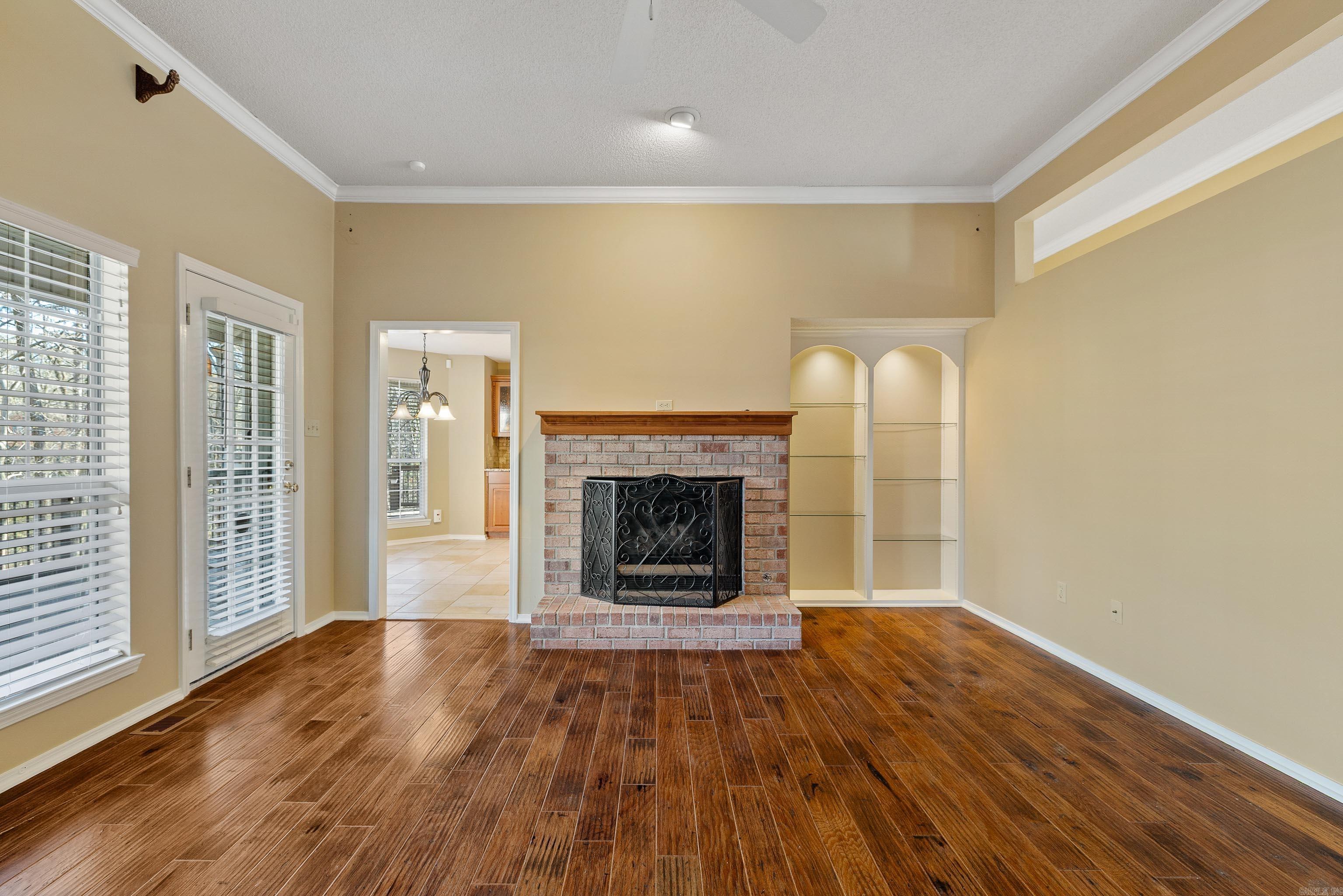 RIVER OAKS - Residential