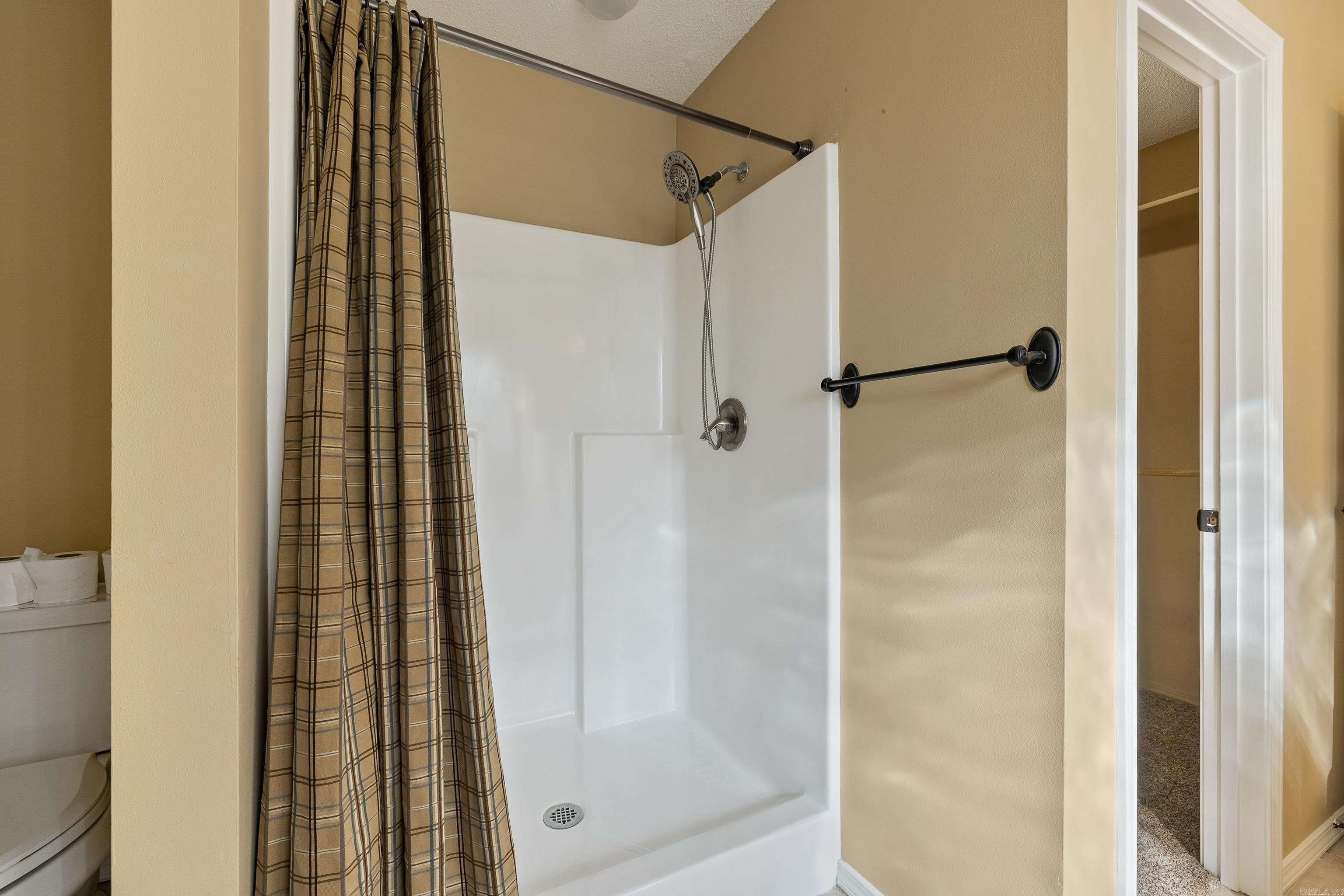 RIVER OAKS - Residential