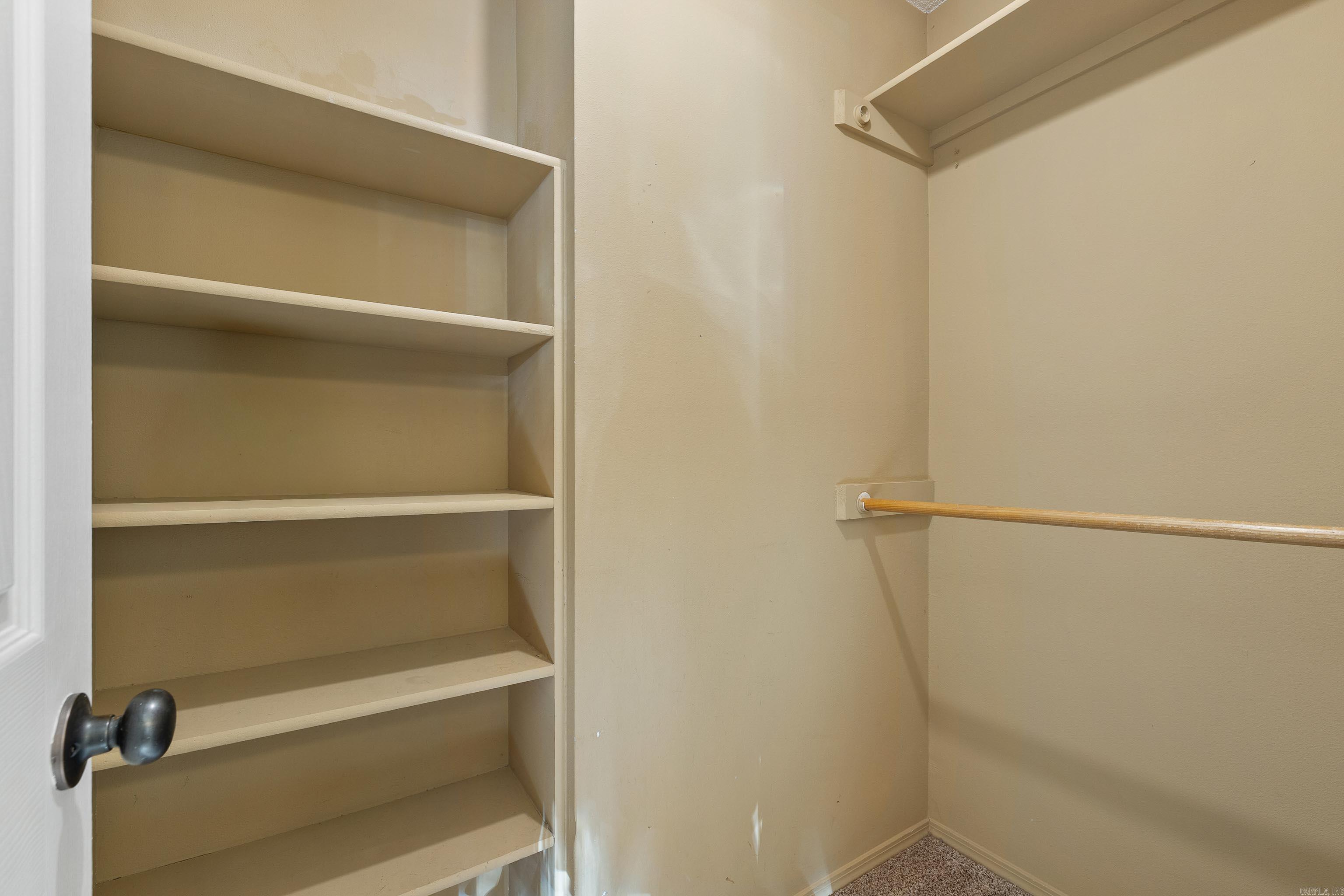 RIVER OAKS - Residential