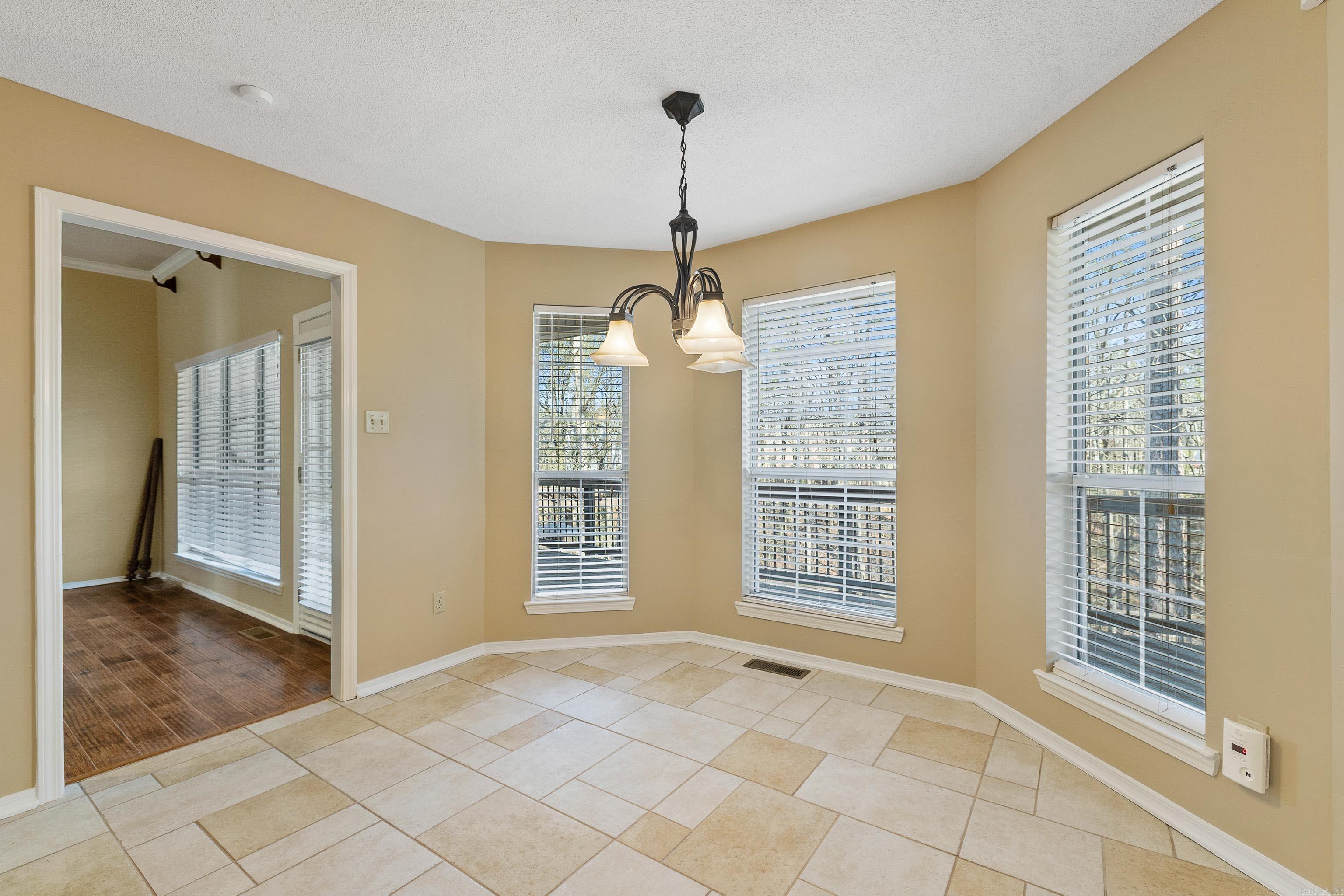 RIVER OAKS - Residential