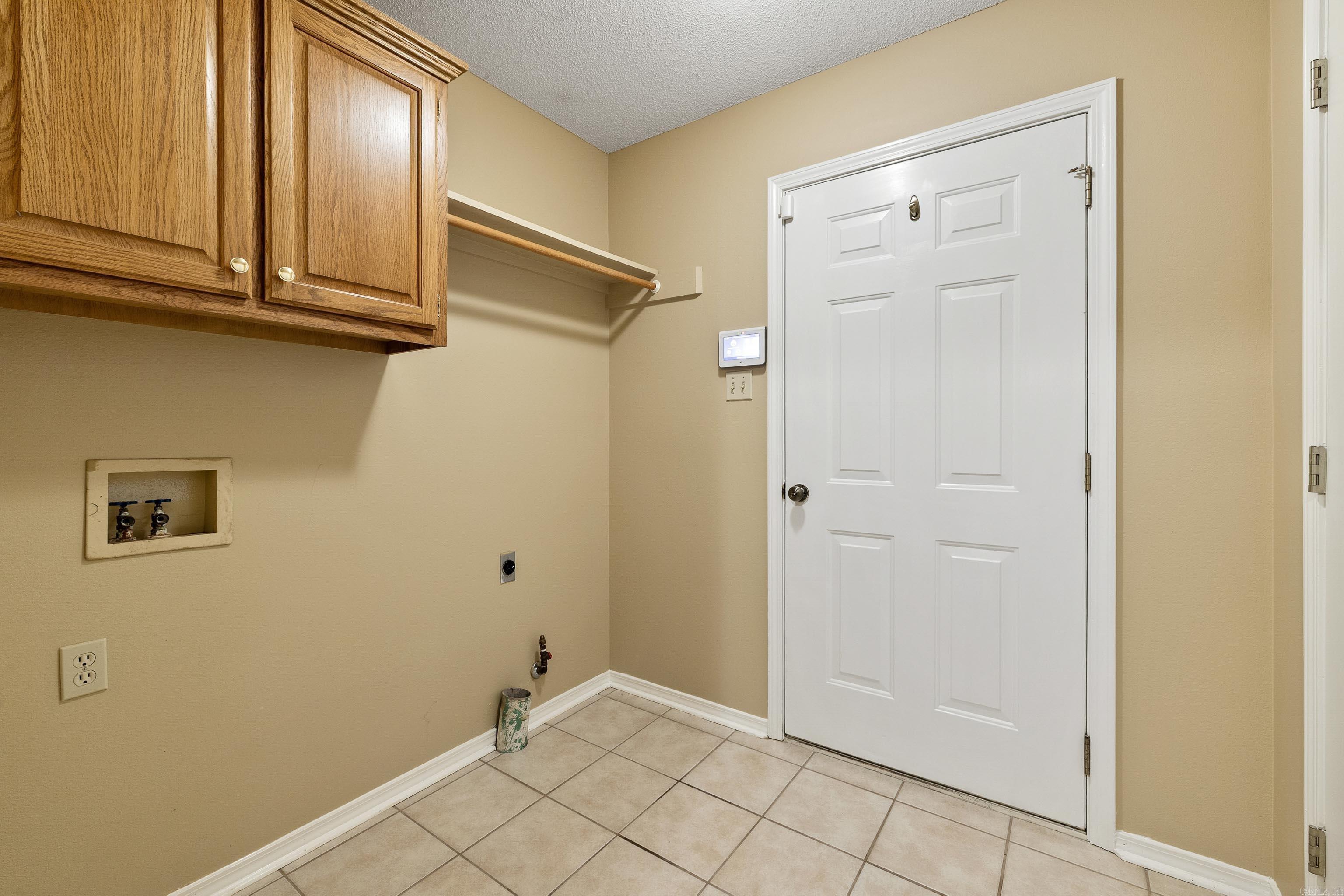 RIVER OAKS - Residential