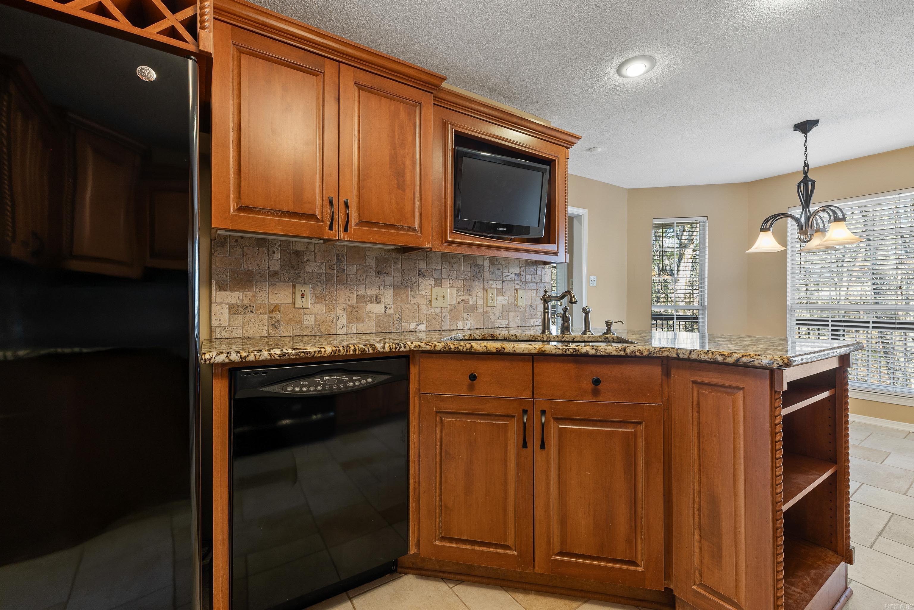 RIVER OAKS - Residential