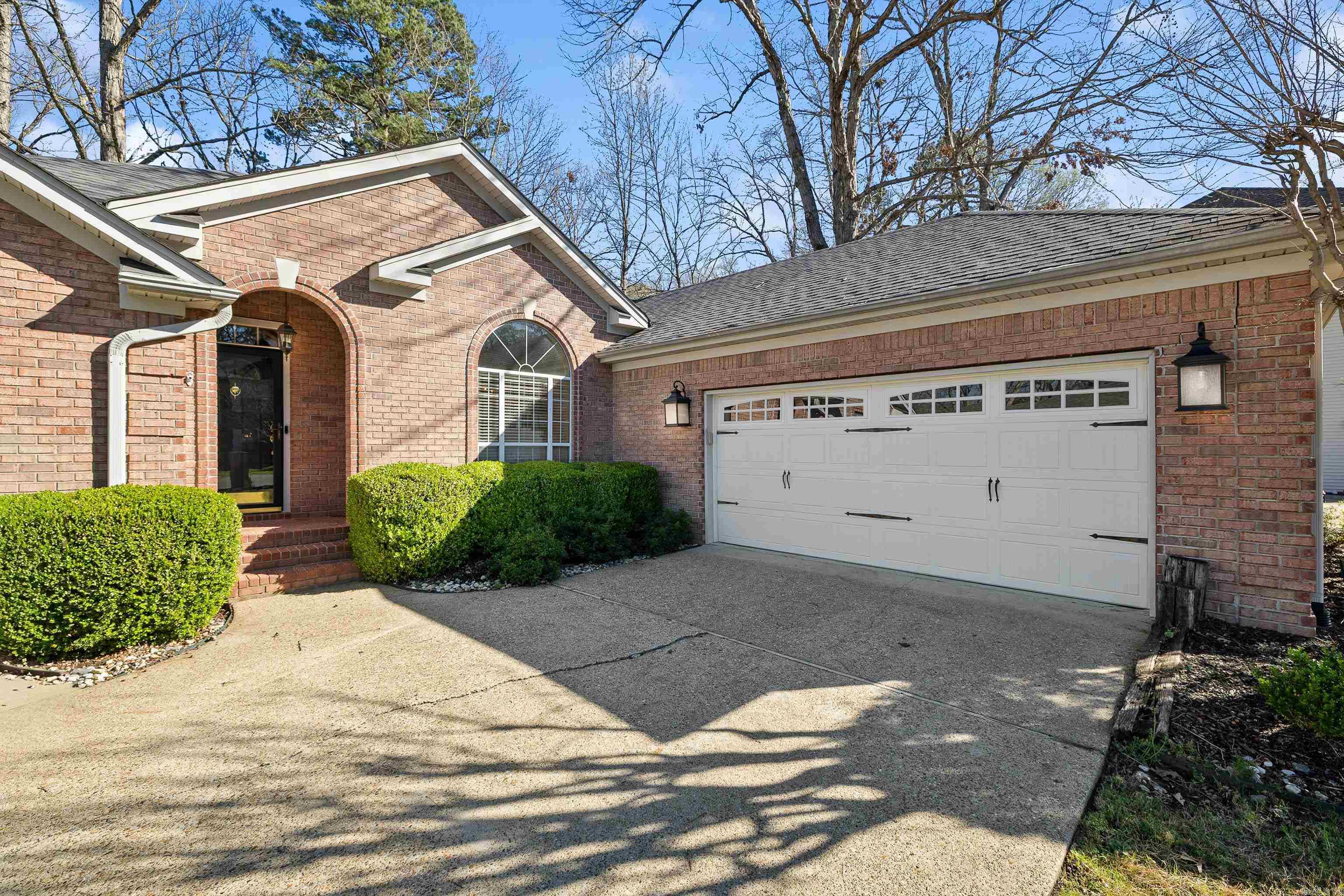 RIVER OAKS - Residential