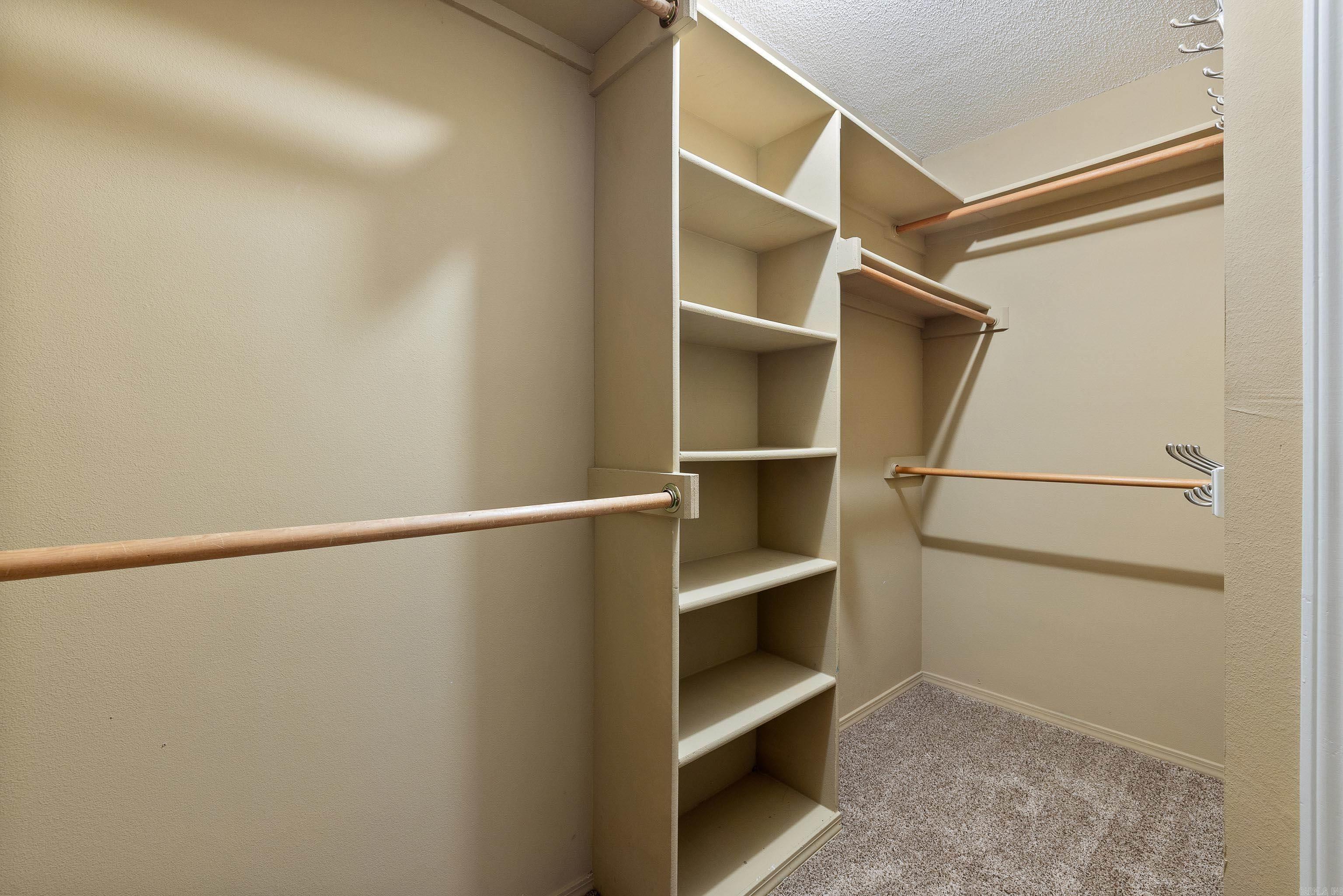 RIVER OAKS - Residential