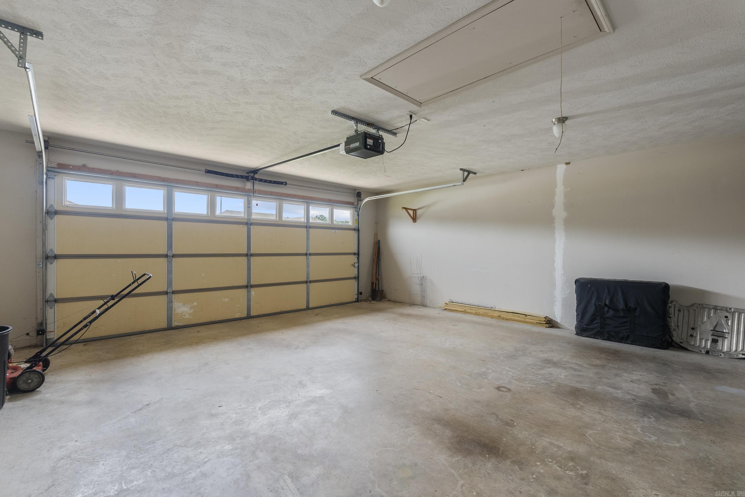 SILVER STREAK - Residential