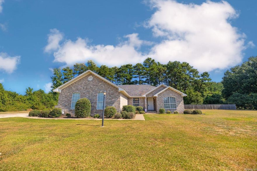 Pristine 3-bedroom, 2.5 bath home in Parkers Chapel on 1.6 acres