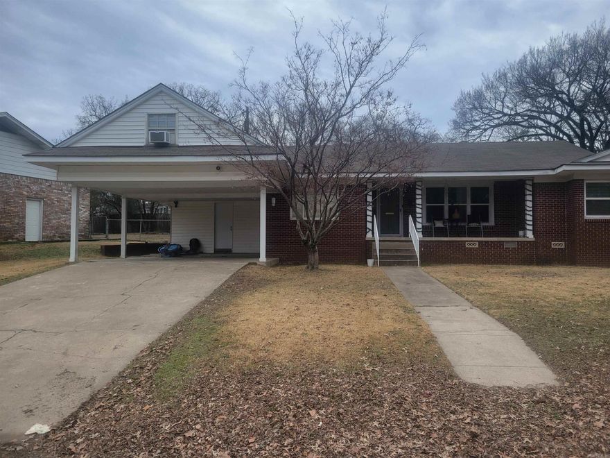 THIS IS A SHORTSALE, THE PRICE IS NOT APPROVED.