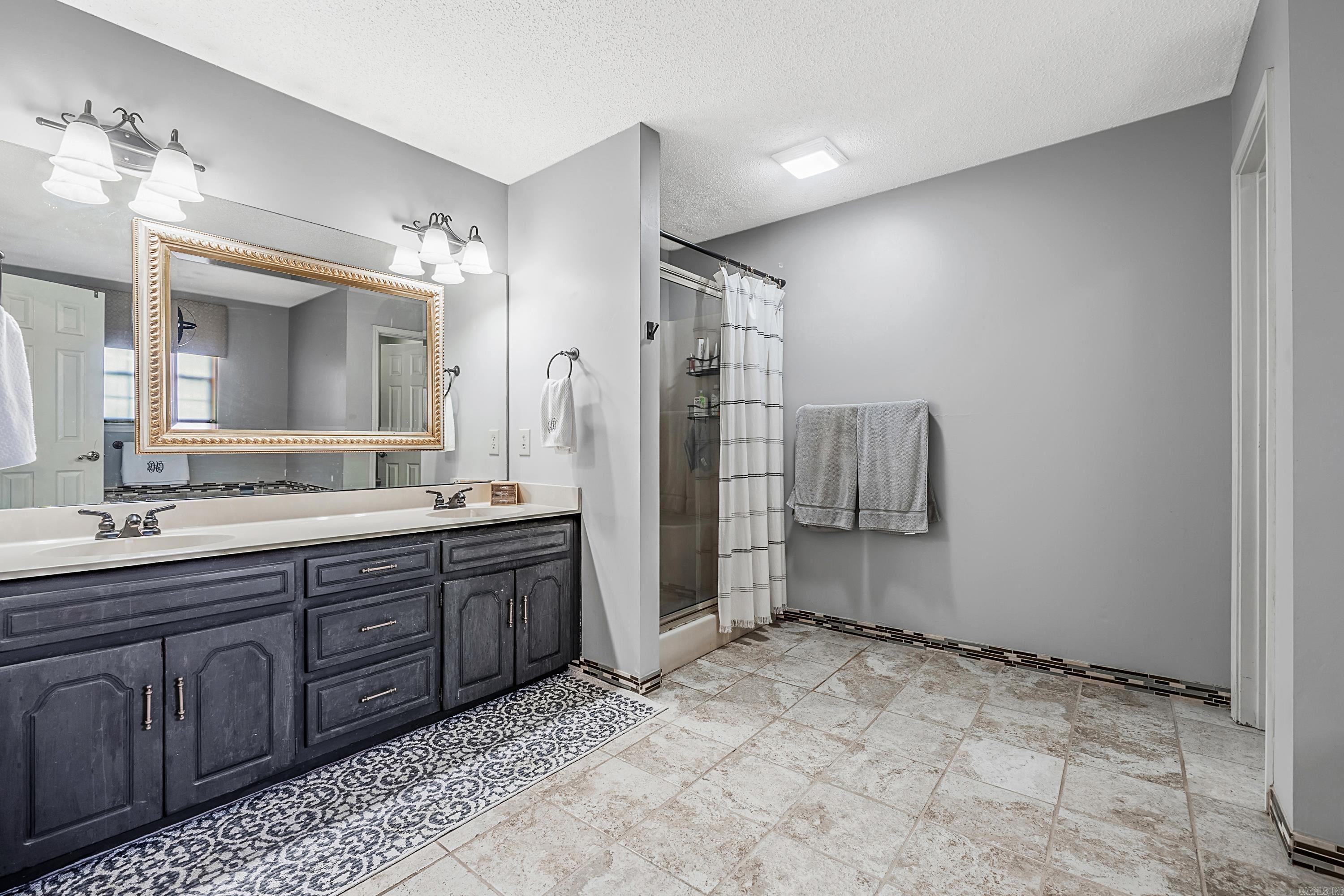 OAKBROOKE - Residential