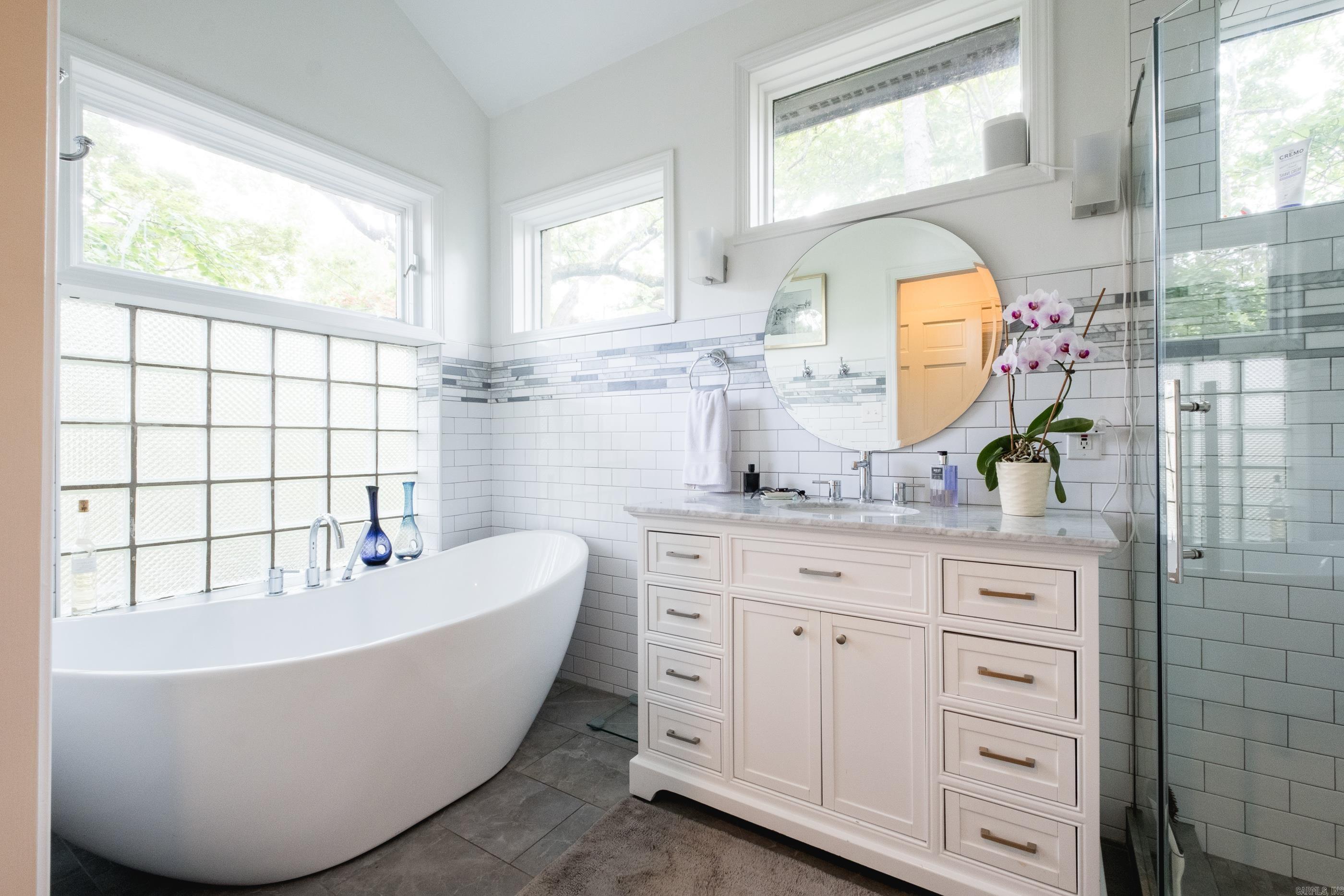 CRYSTAL COURT - Residential