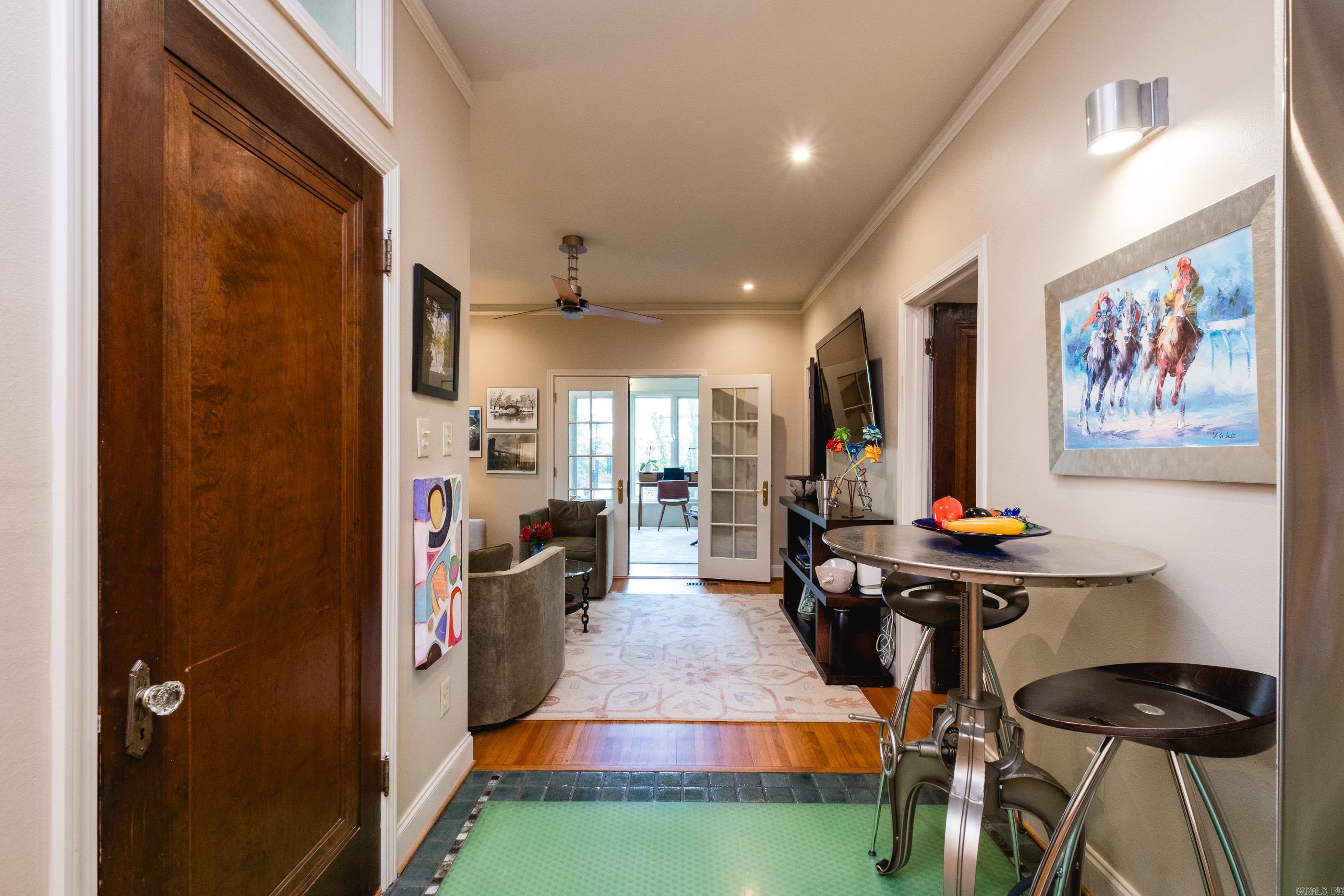 CRYSTAL COURT - Residential