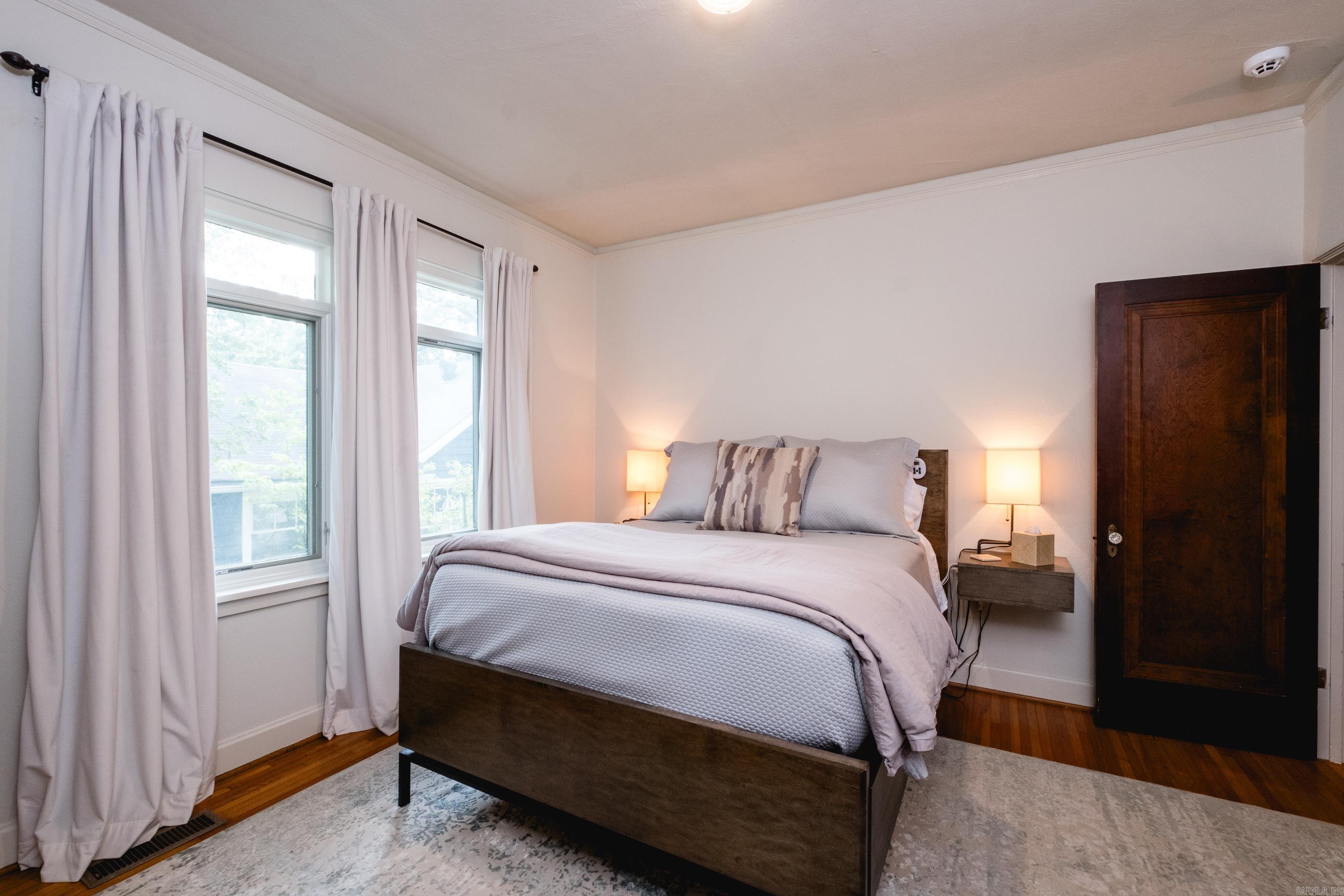 CRYSTAL COURT - Residential