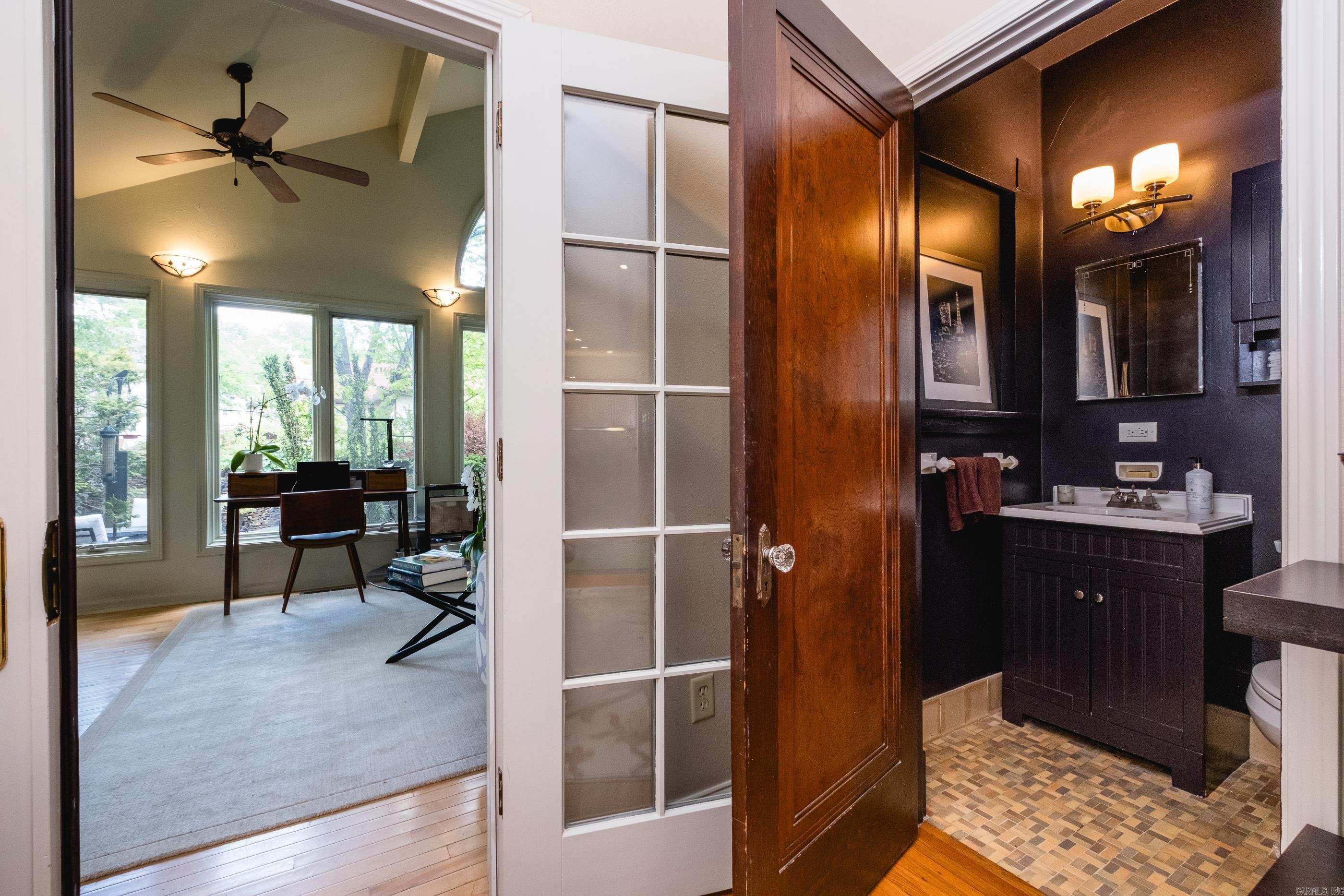 CRYSTAL COURT - Residential