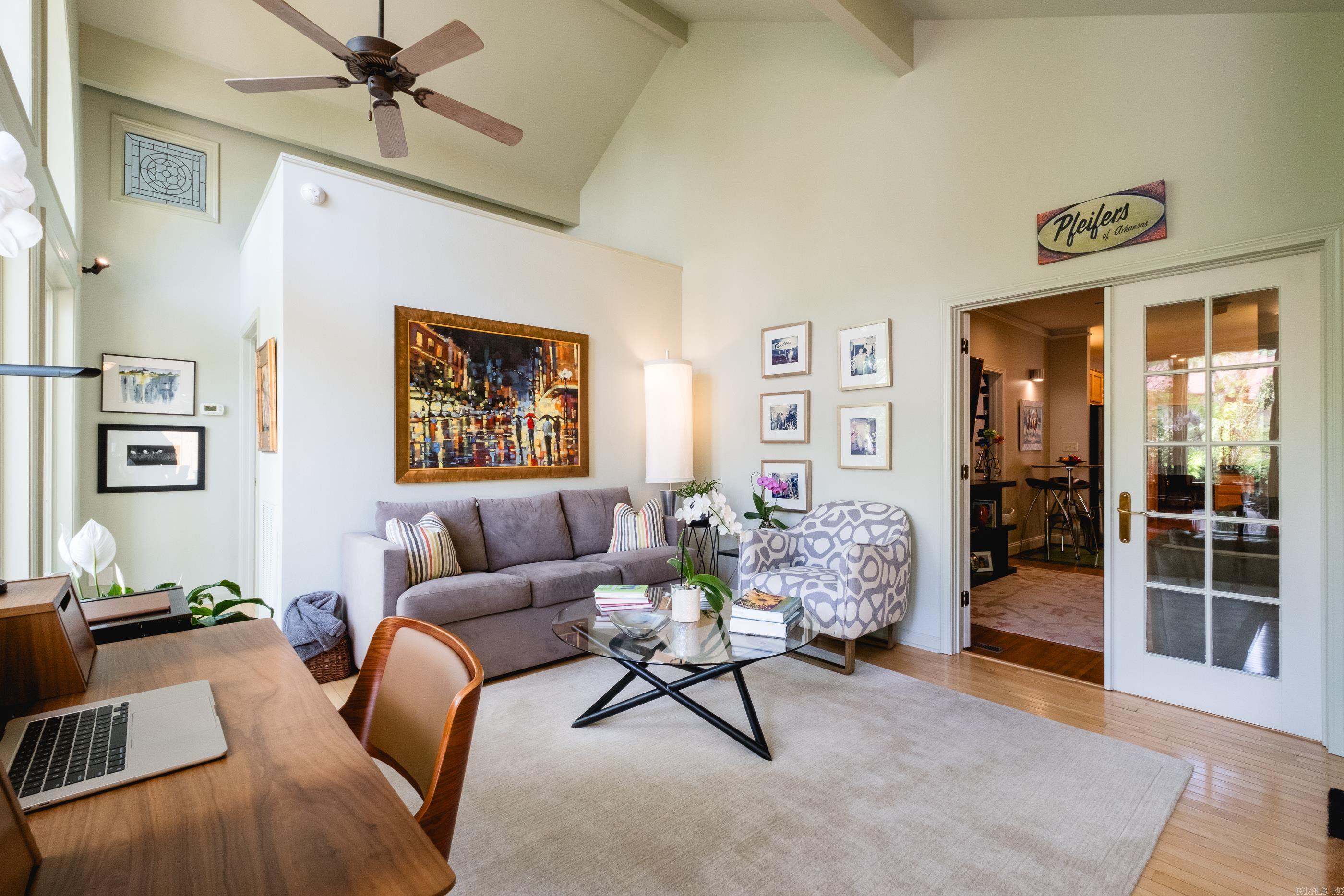 CRYSTAL COURT - Residential