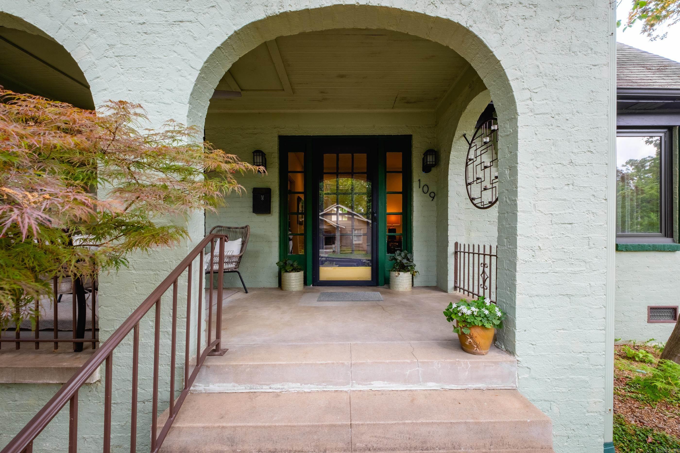 CRYSTAL COURT - Residential