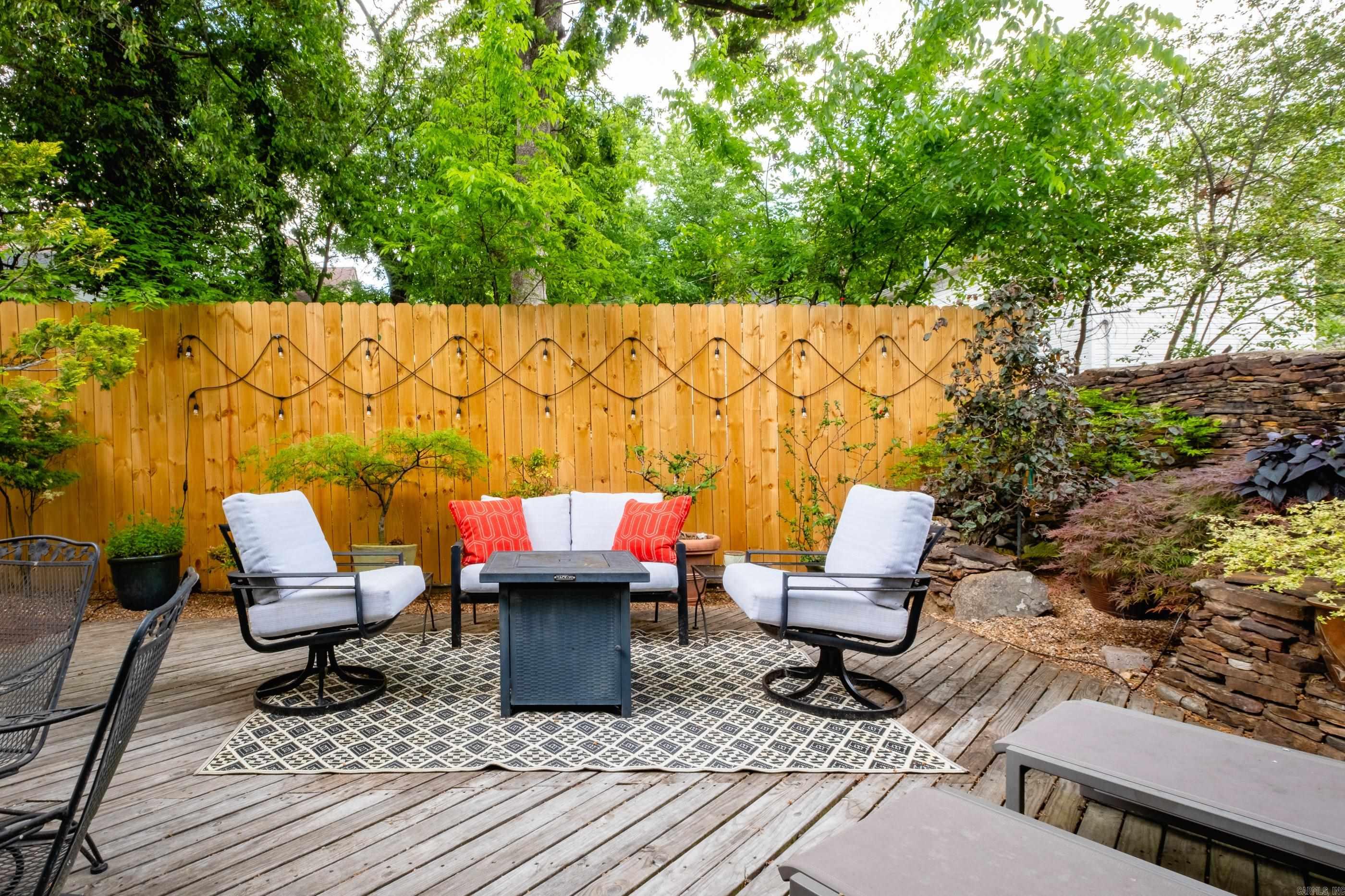 CRYSTAL COURT - Residential