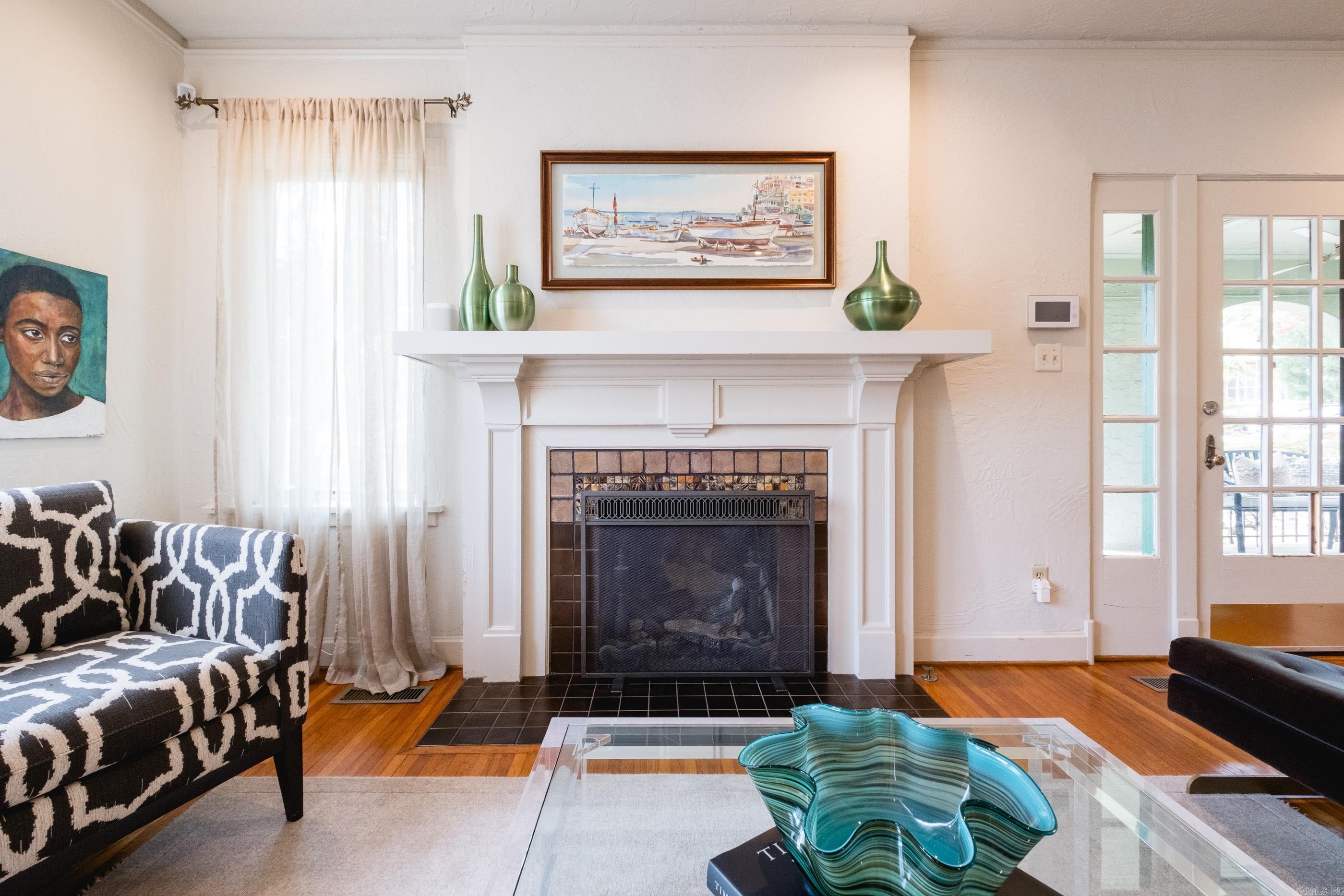 CRYSTAL COURT - Residential