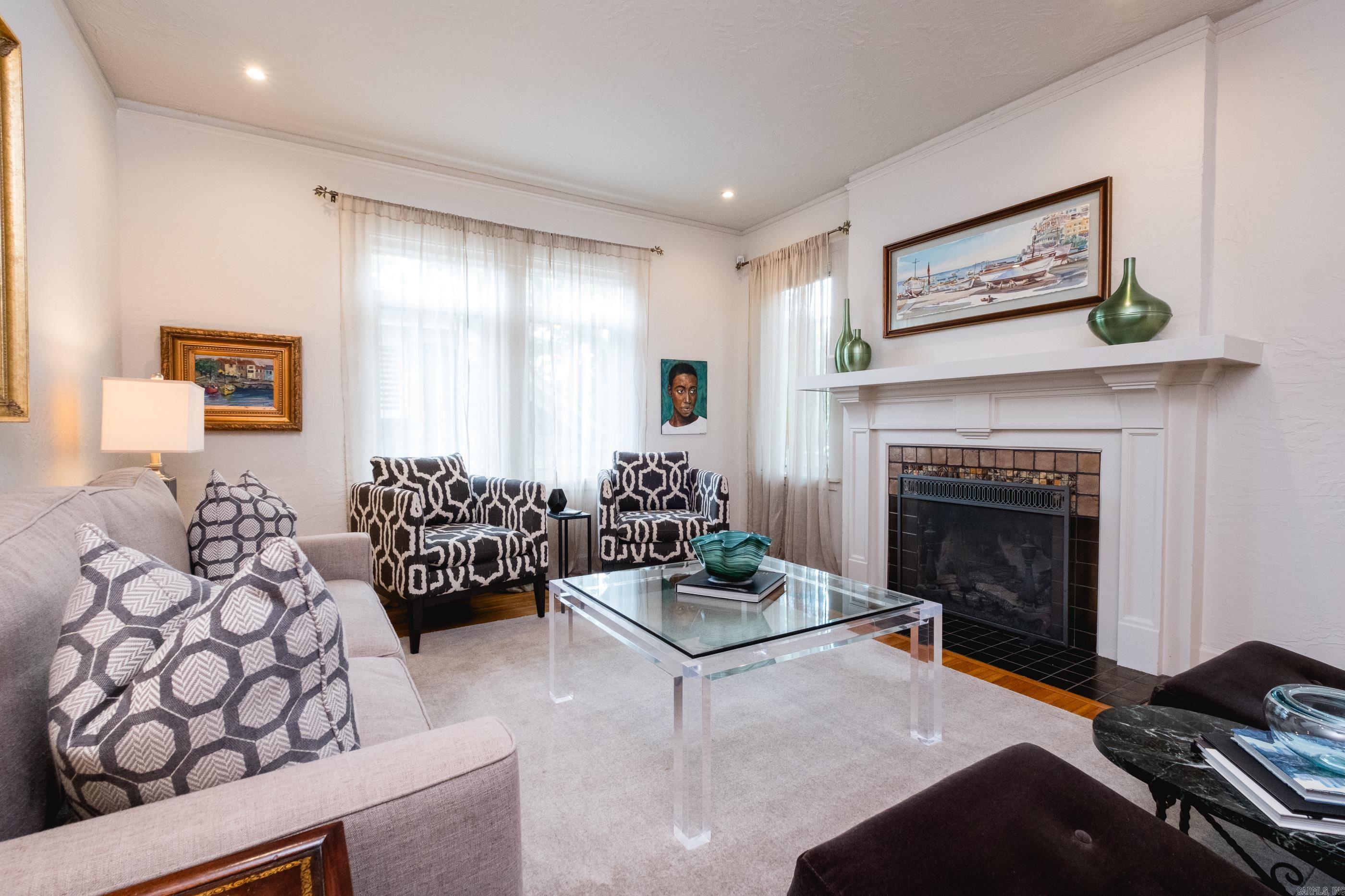 CRYSTAL COURT - Residential