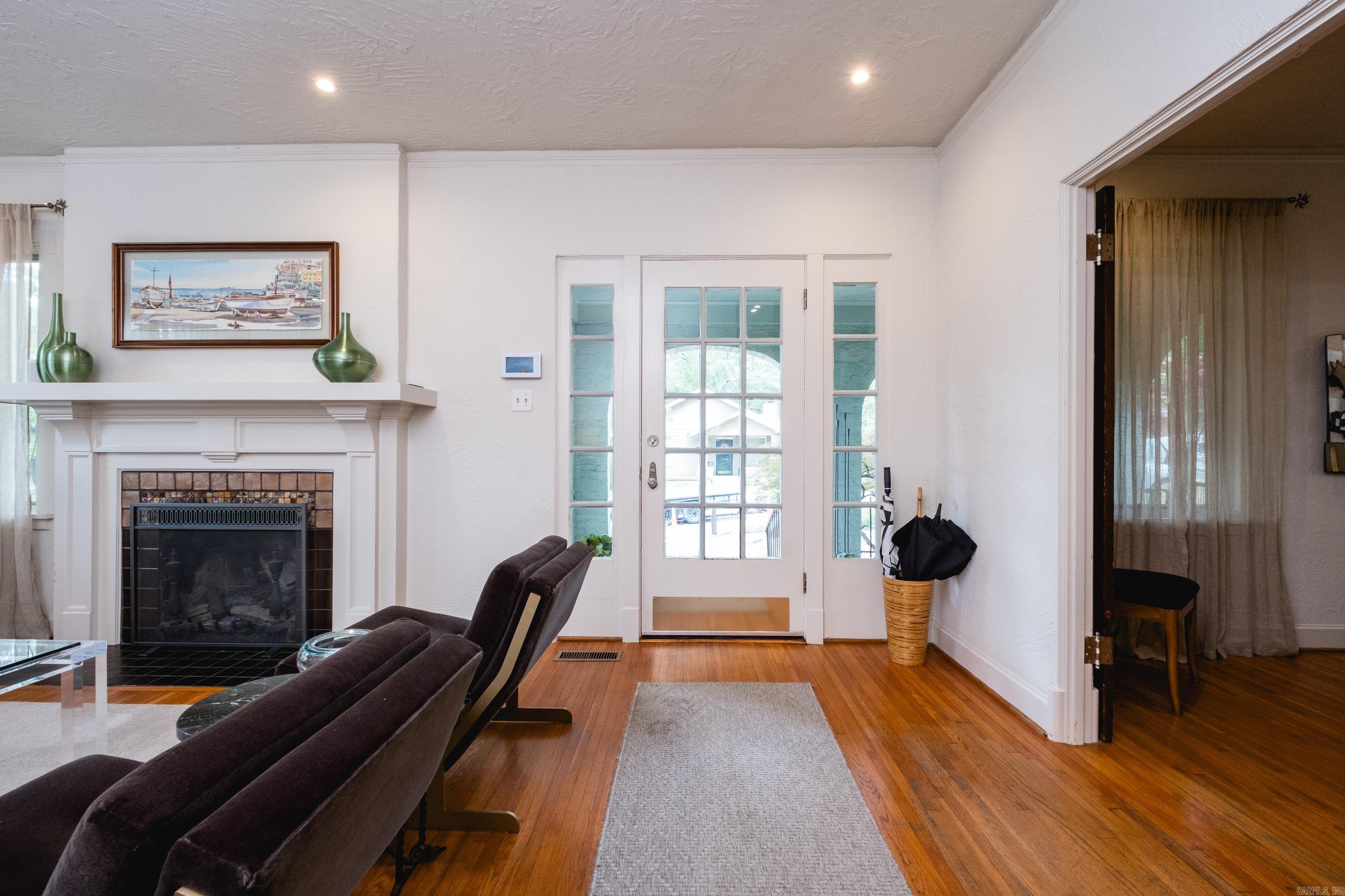 CRYSTAL COURT - Residential