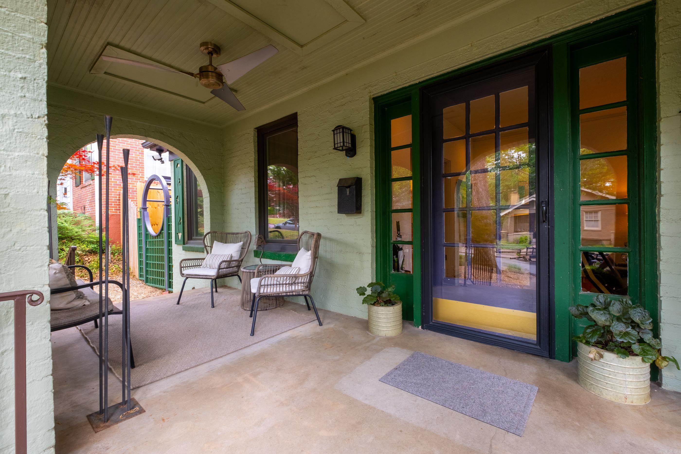 CRYSTAL COURT - Residential