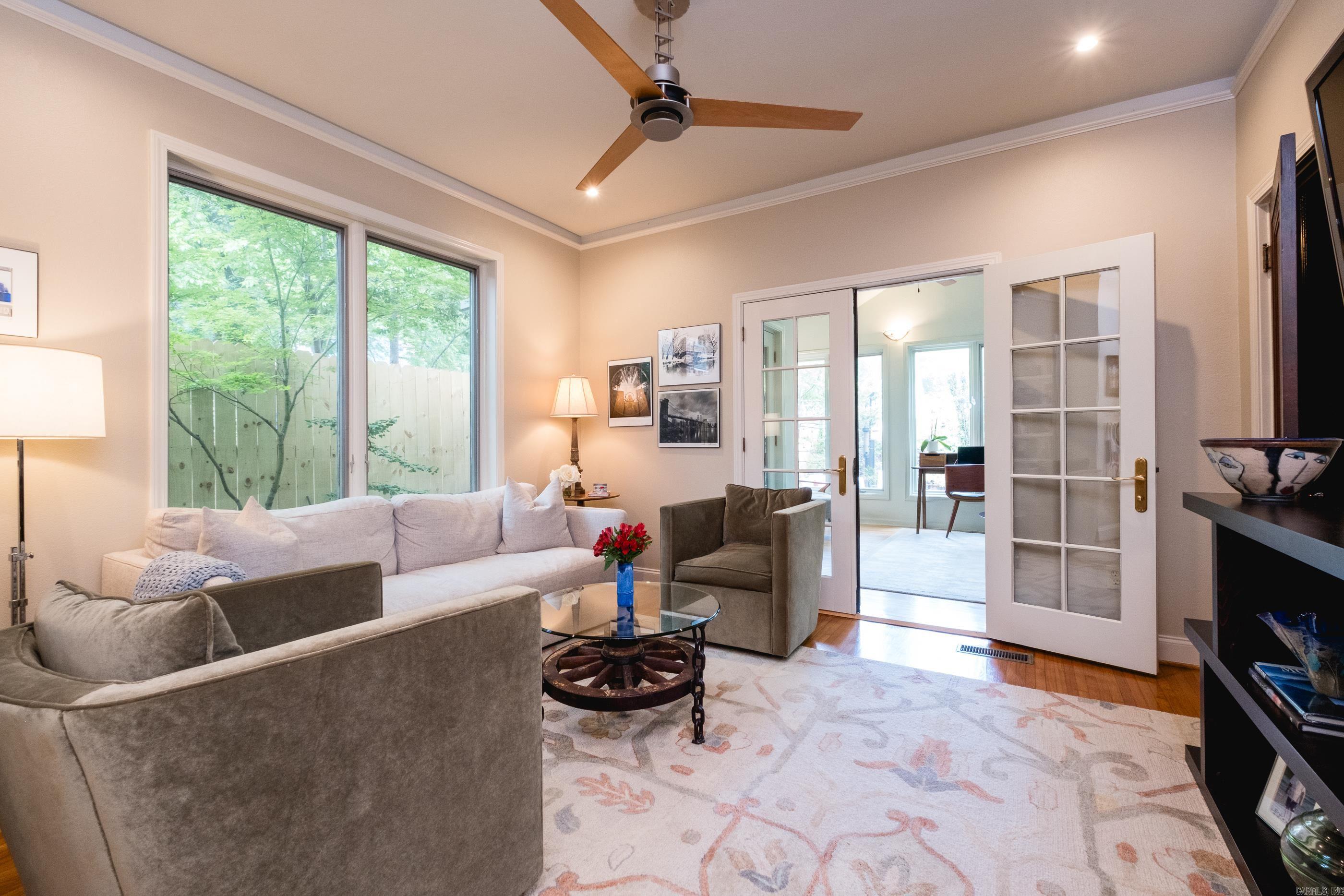 CRYSTAL COURT - Residential