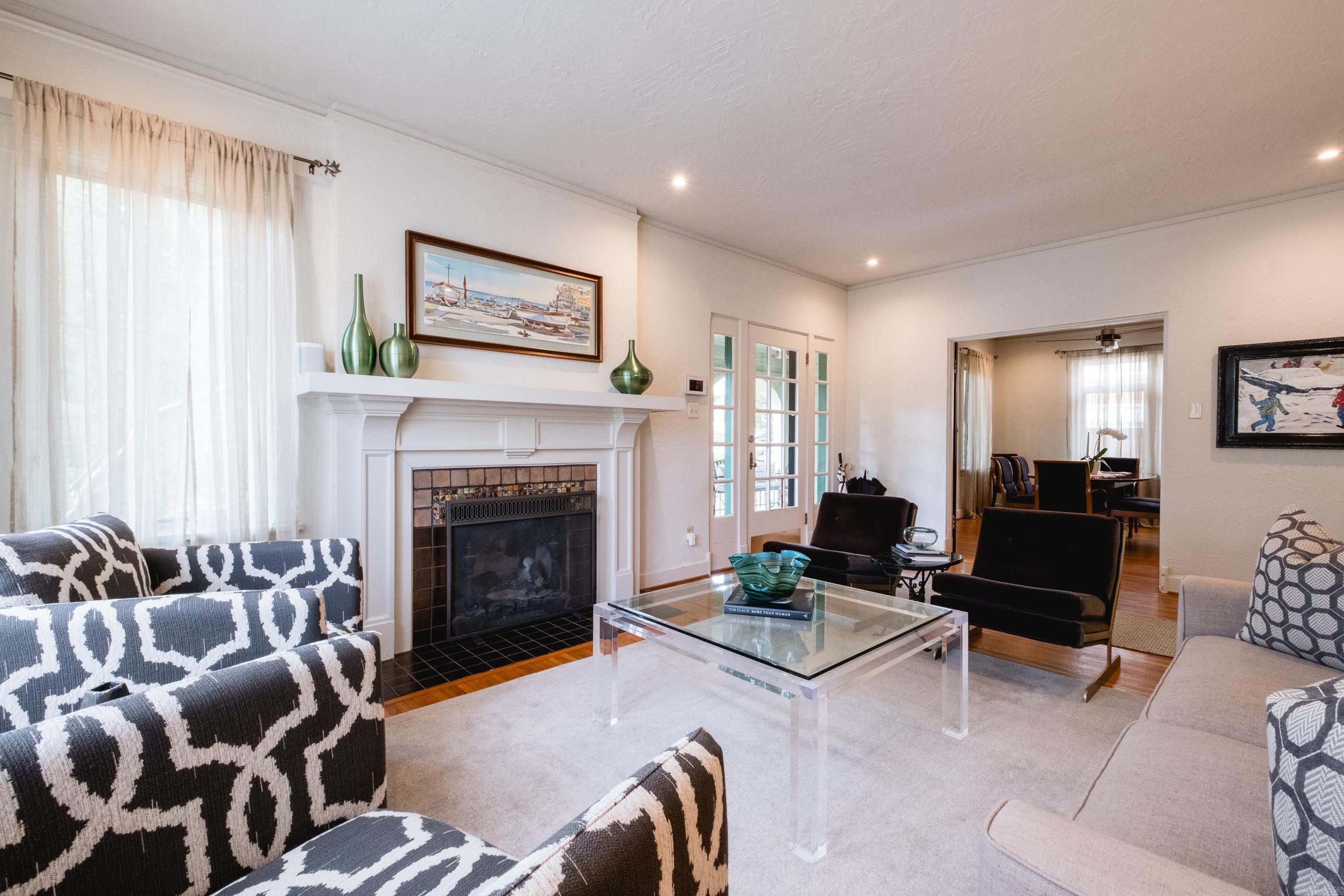 CRYSTAL COURT - Residential