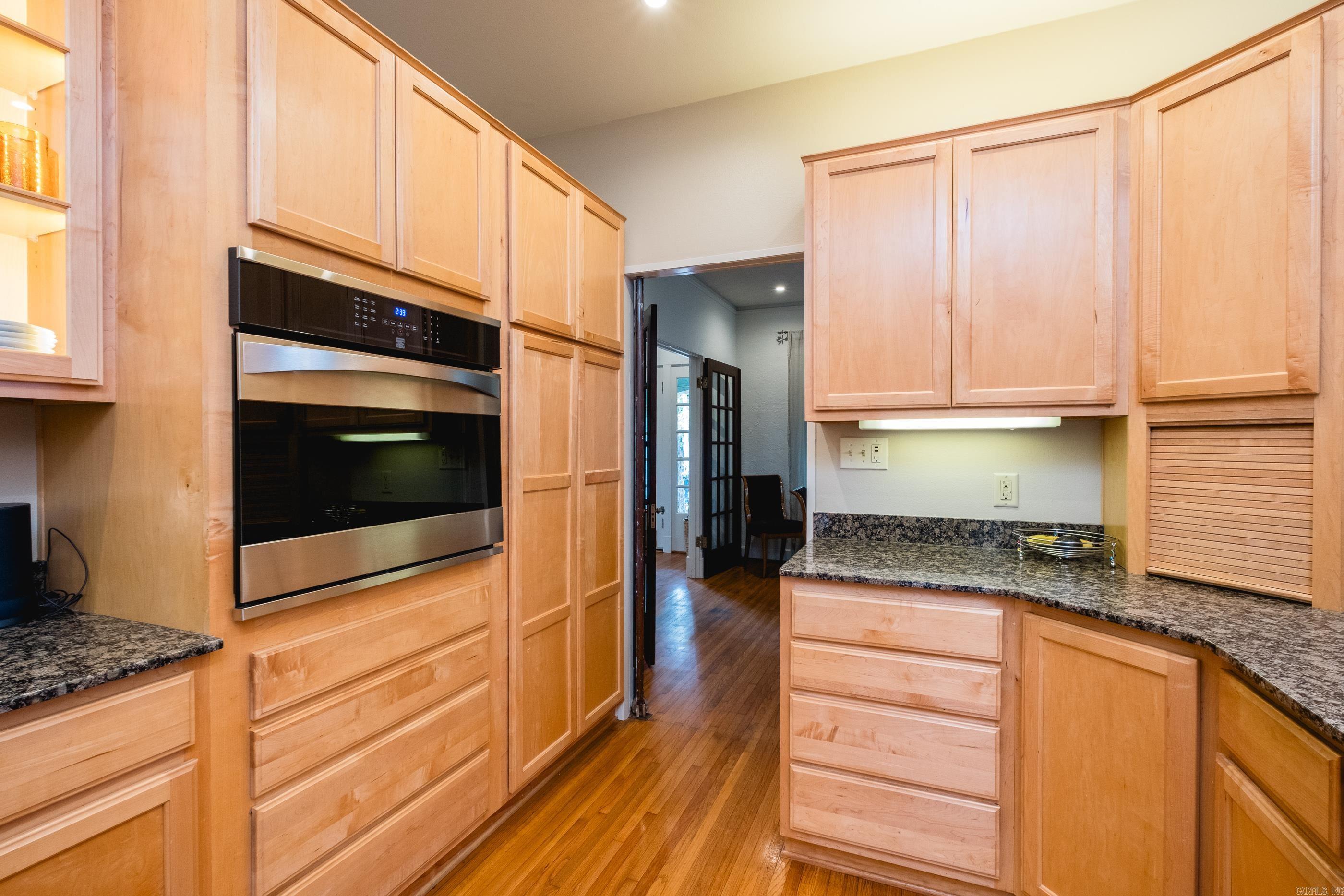 CRYSTAL COURT - Residential