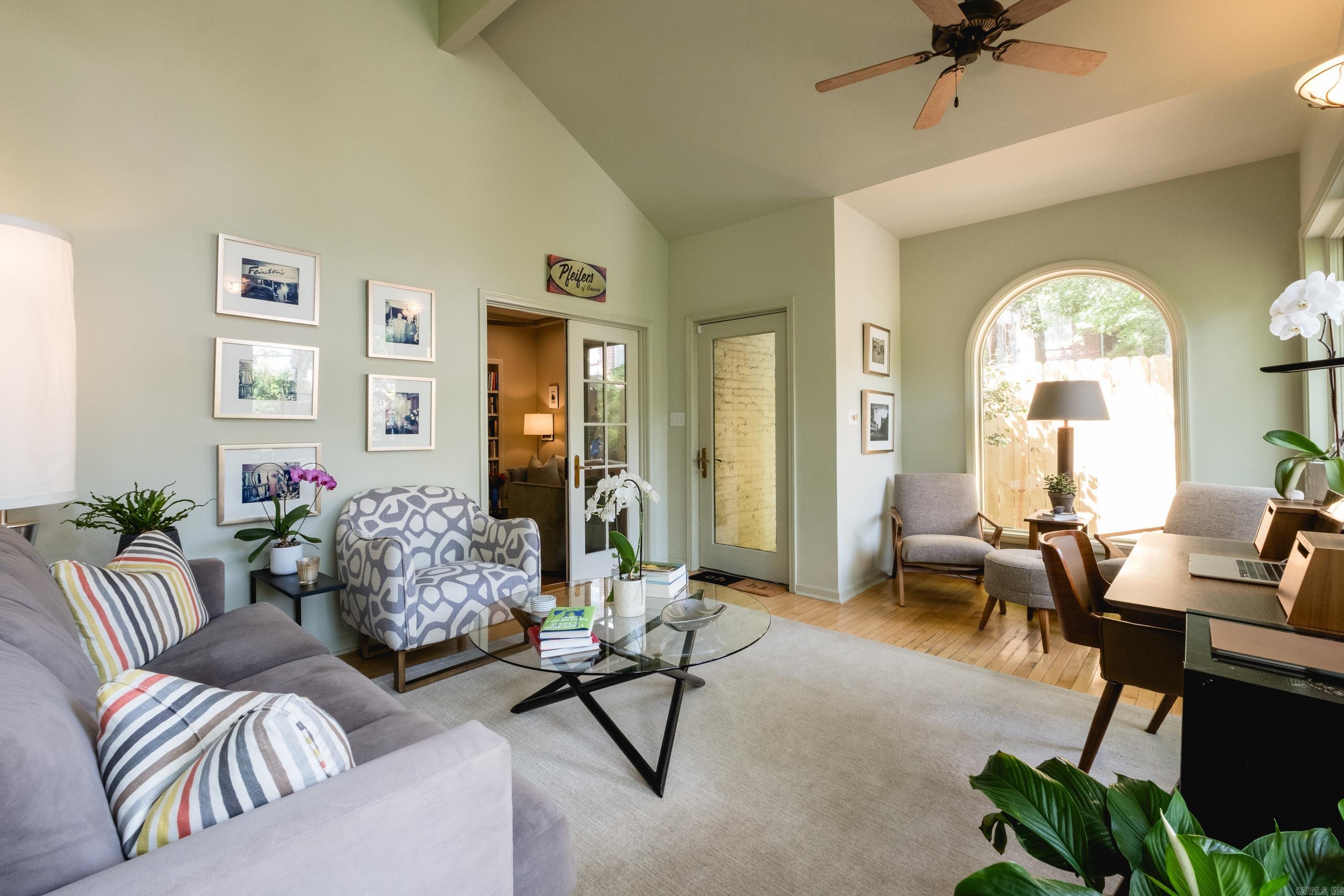 CRYSTAL COURT - Residential