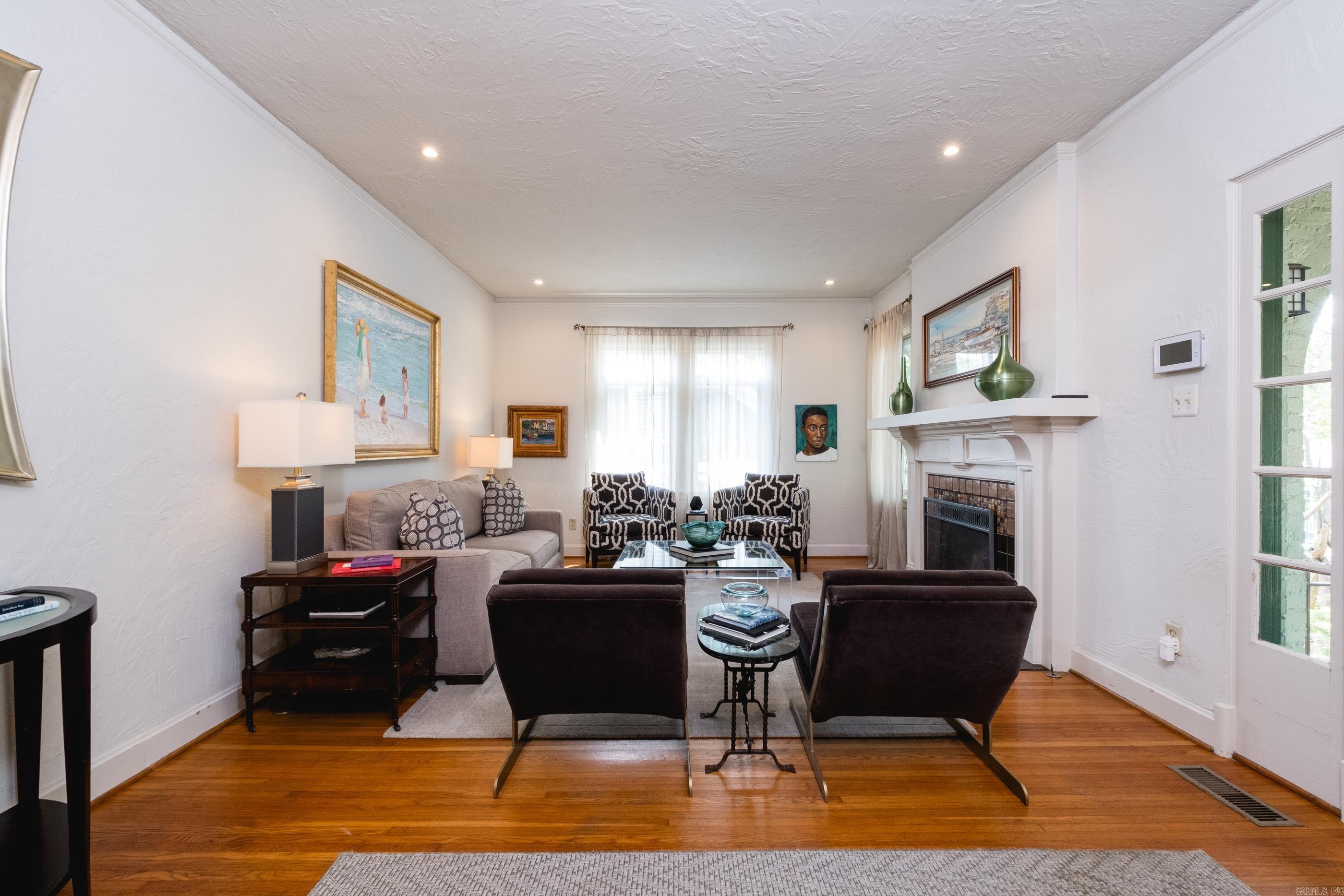 CRYSTAL COURT - Residential