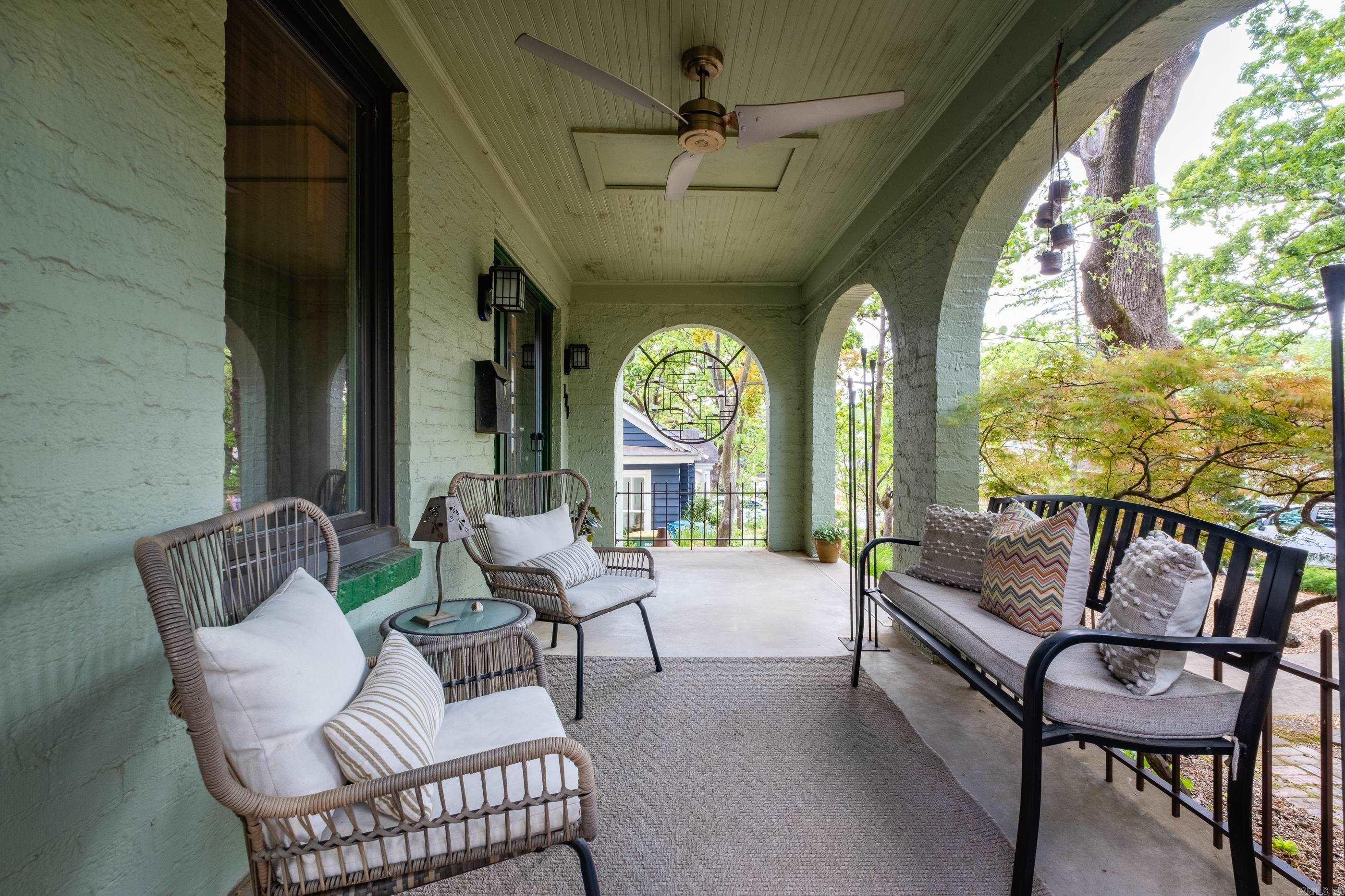 CRYSTAL COURT - Residential