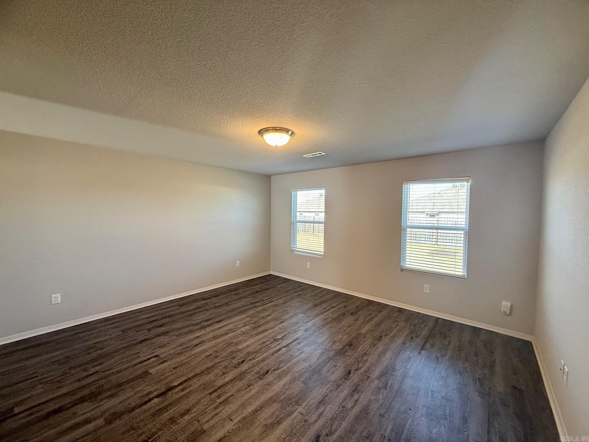 COUNTRY CLUB OF ARK THE - Residential Lease