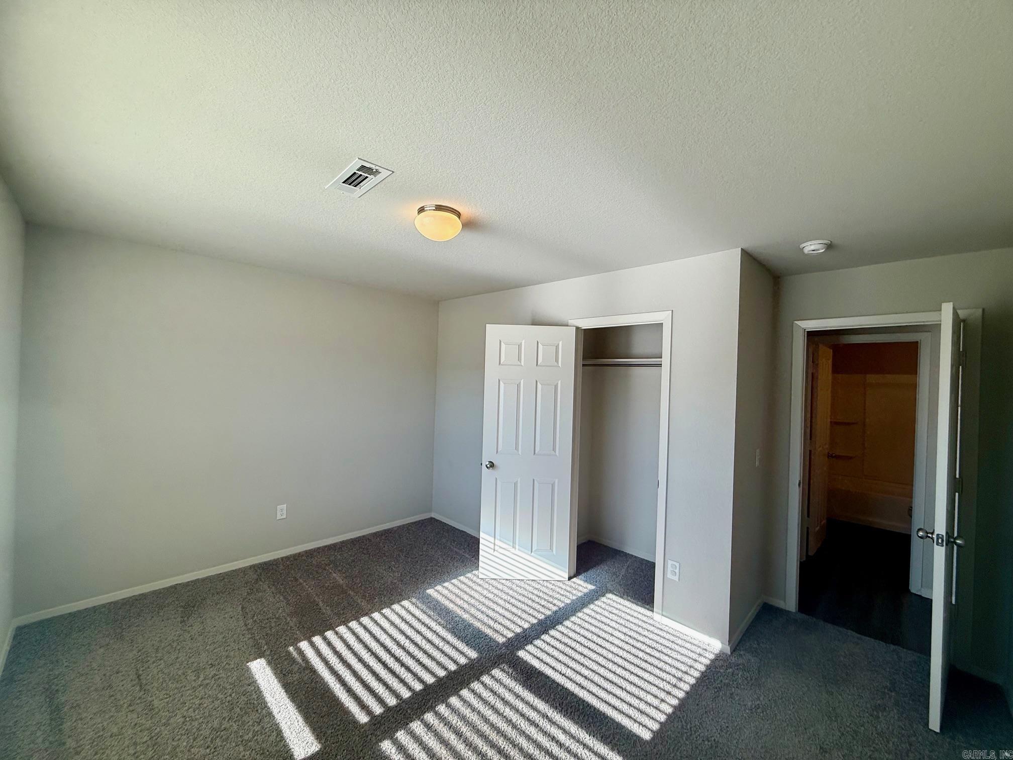 COUNTRY CLUB OF ARK THE - Residential Lease