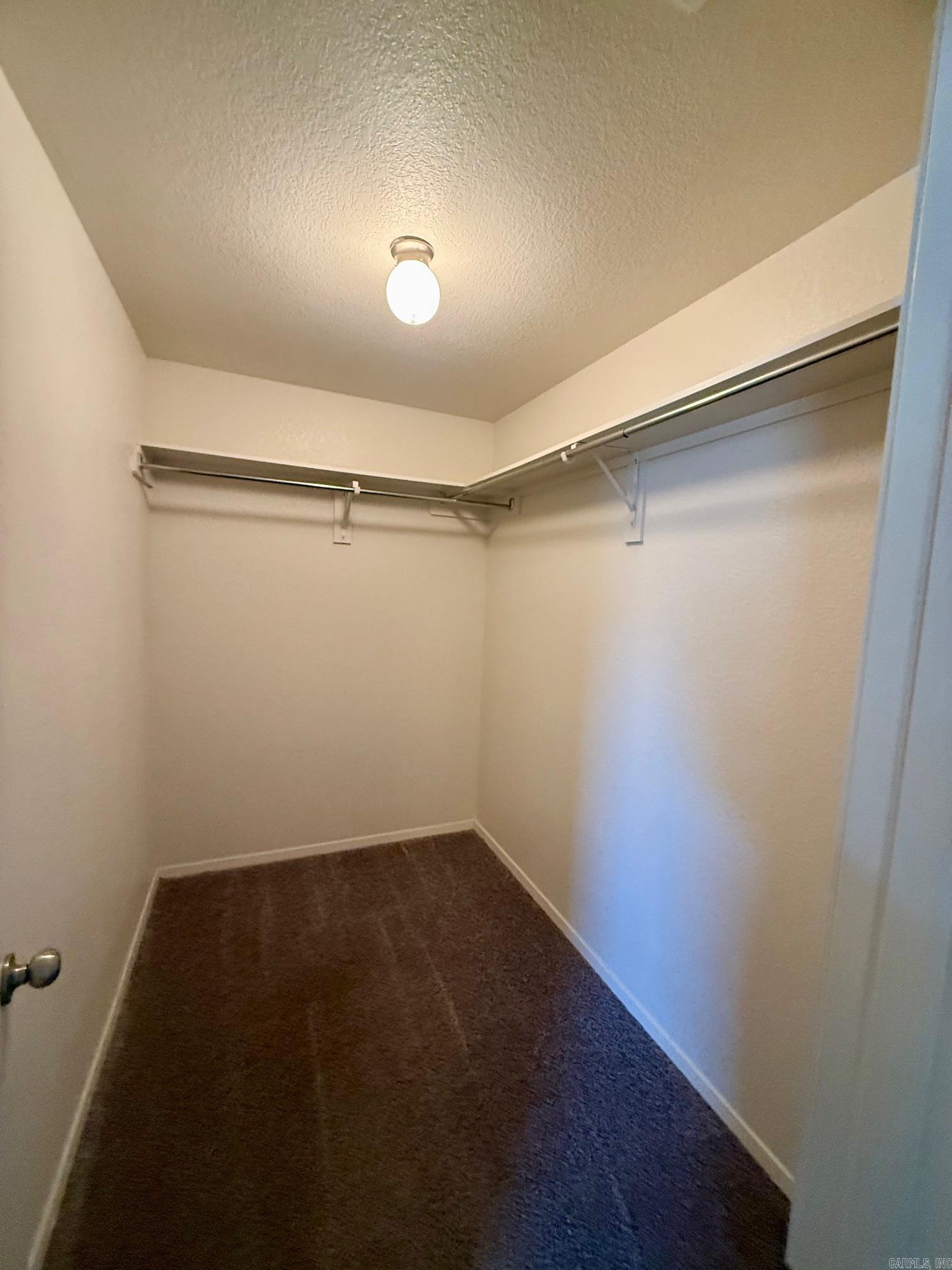 COUNTRY CLUB OF ARK THE - Residential Lease