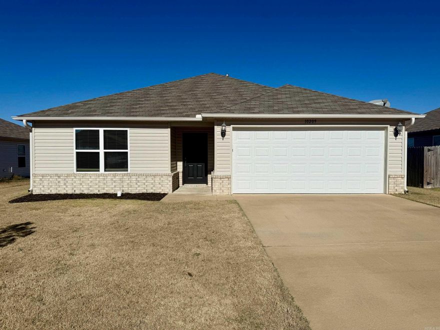 Welcome to 10209 Brandi Kay in Maumelle, AR! This charming 3 bedroom, 2 bathroom home is perfect for those looking for a cozy space to call their own. The house comes equipped with a refrigerator, washer, and dryer for your convenience. Enjoy the spacious fenced-in yard, perfect for outdoor activities and entertaining. Don't miss out on the opportunity to make this house your home!