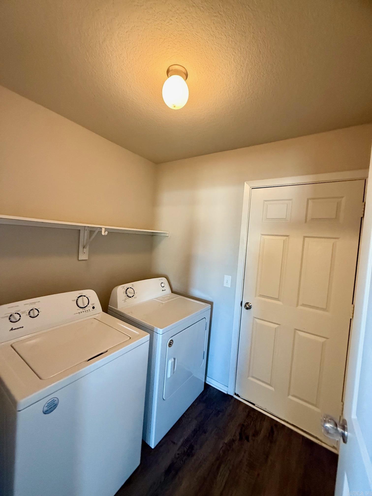 COUNTRY CLUB OF ARK THE - Residential Lease