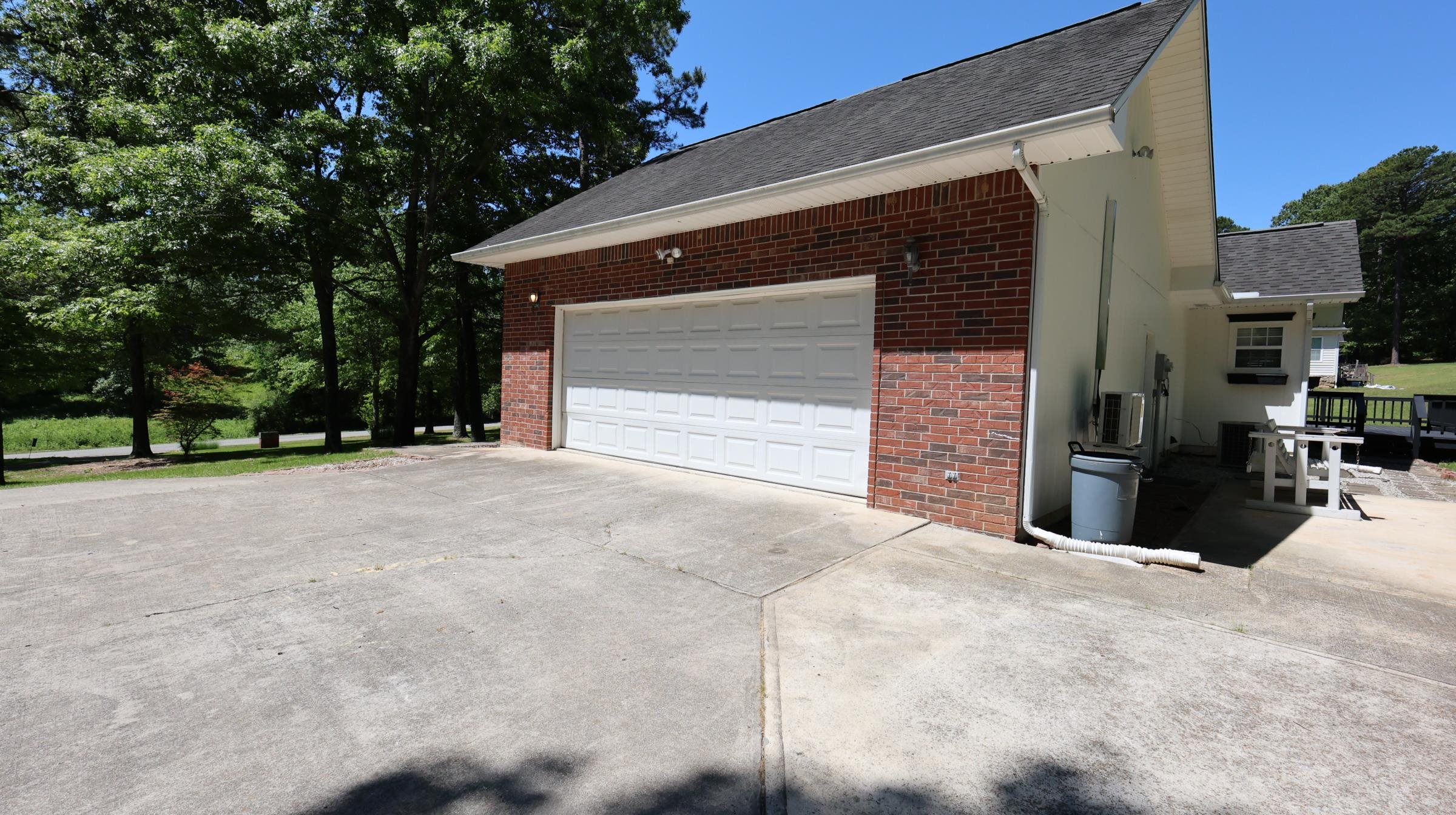 ASHLEY WOODS - Residential