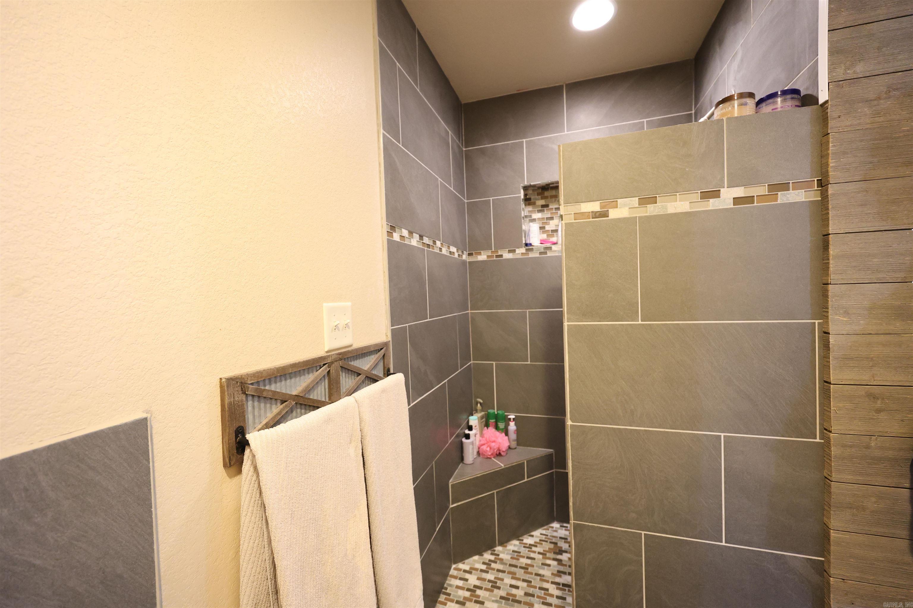 SOUTHERN COMFORT ESTATES - Residential