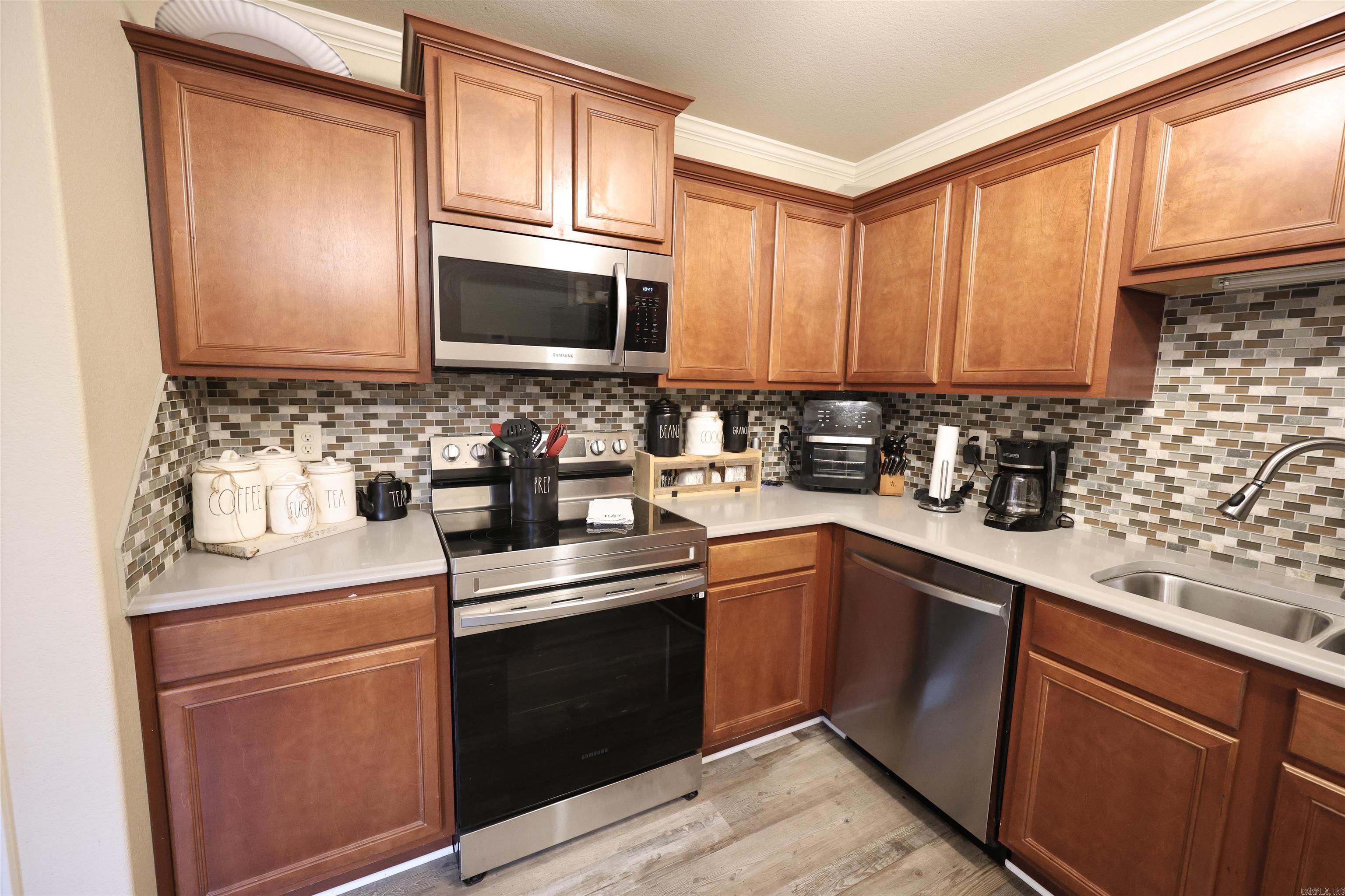 SOUTHERN COMFORT ESTATES - Residential