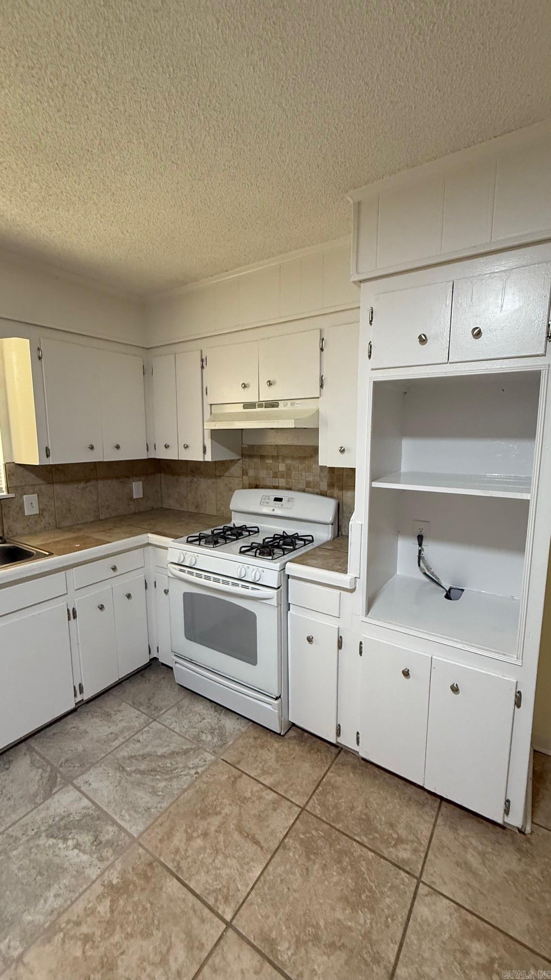 MEADOW LARK - Residential