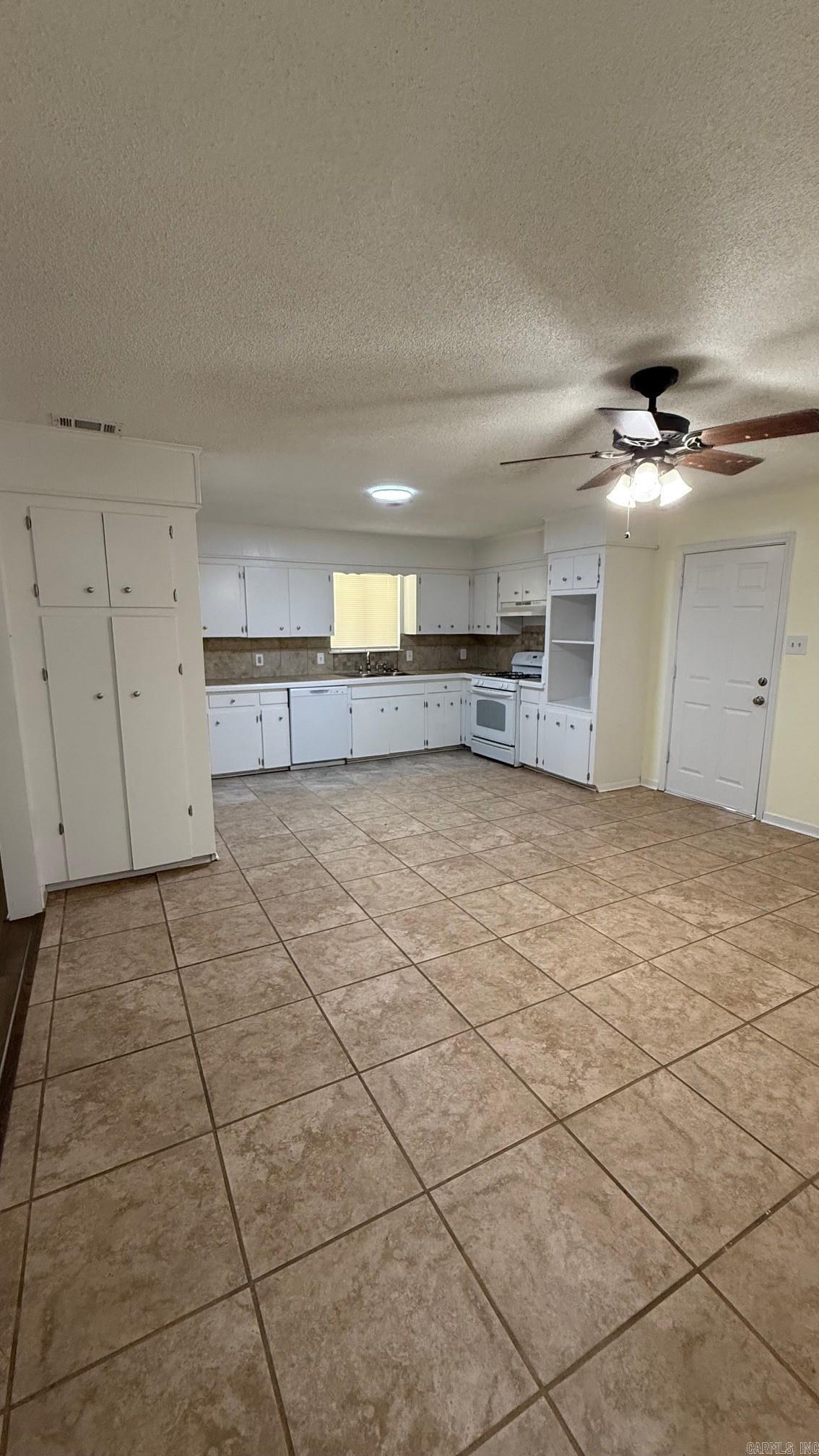 MEADOW LARK - Residential