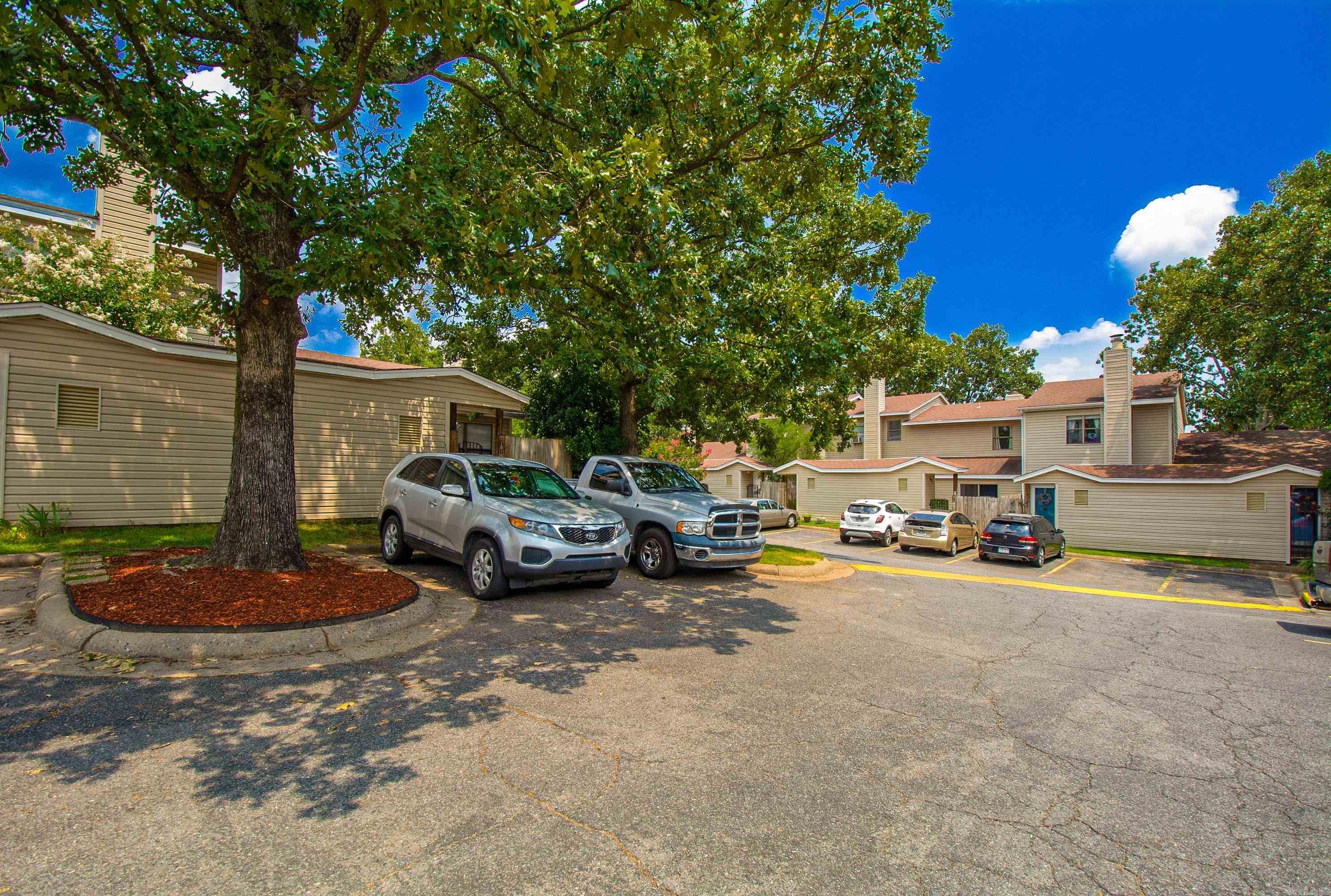 TREEHILL PARK - Residential