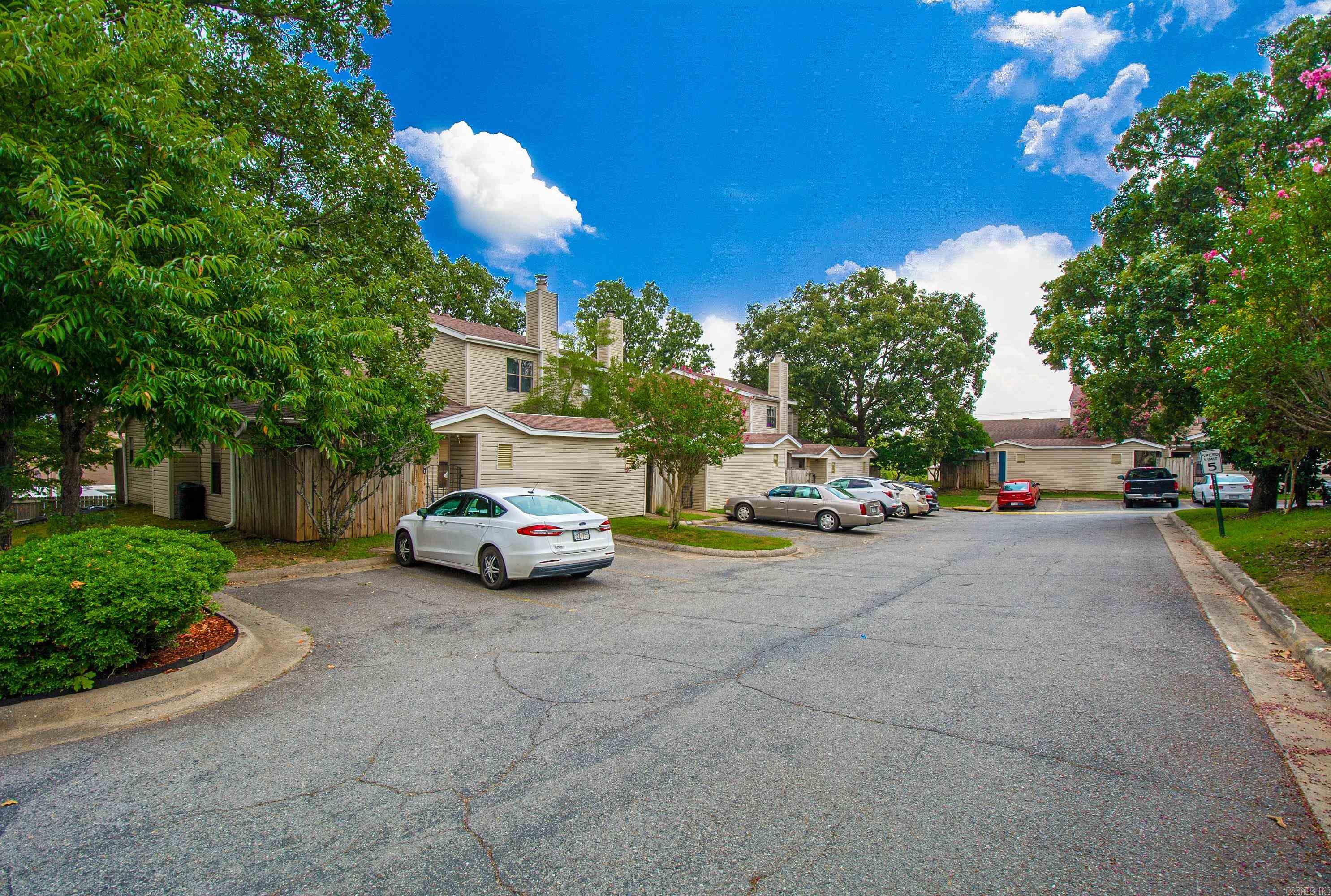 TREEHILL PARK - Residential